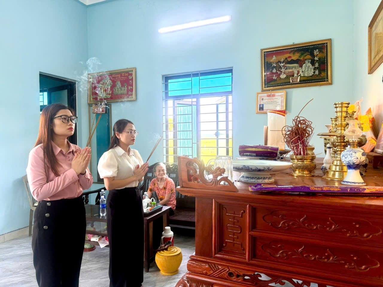 Anh-tin-bai