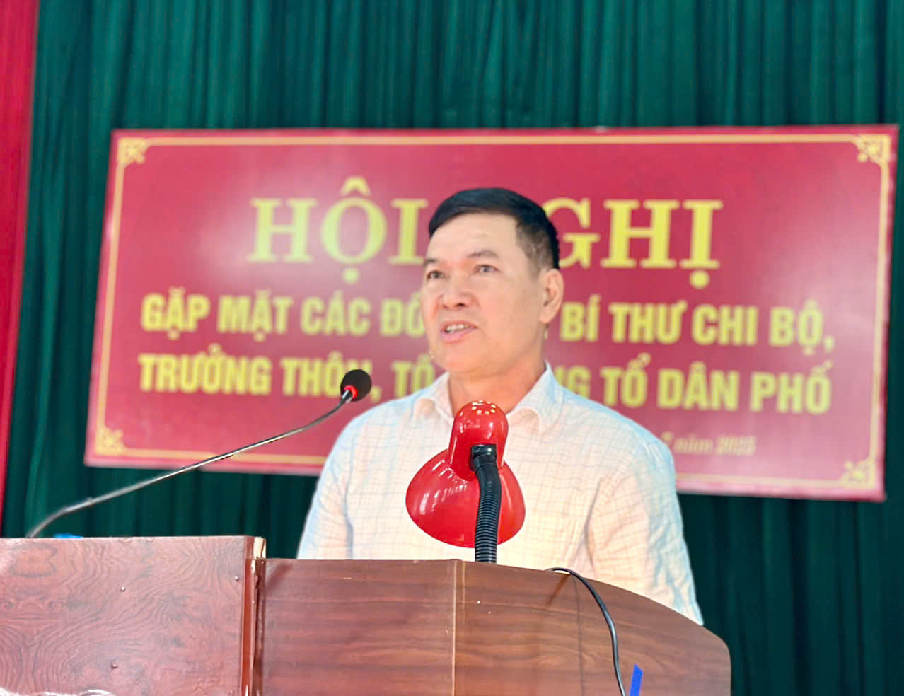 C:\Users\DAI DUONG\Downloads\z6795209215169_29a622ec736b68a6f6f4adce7dfb7647.jpg