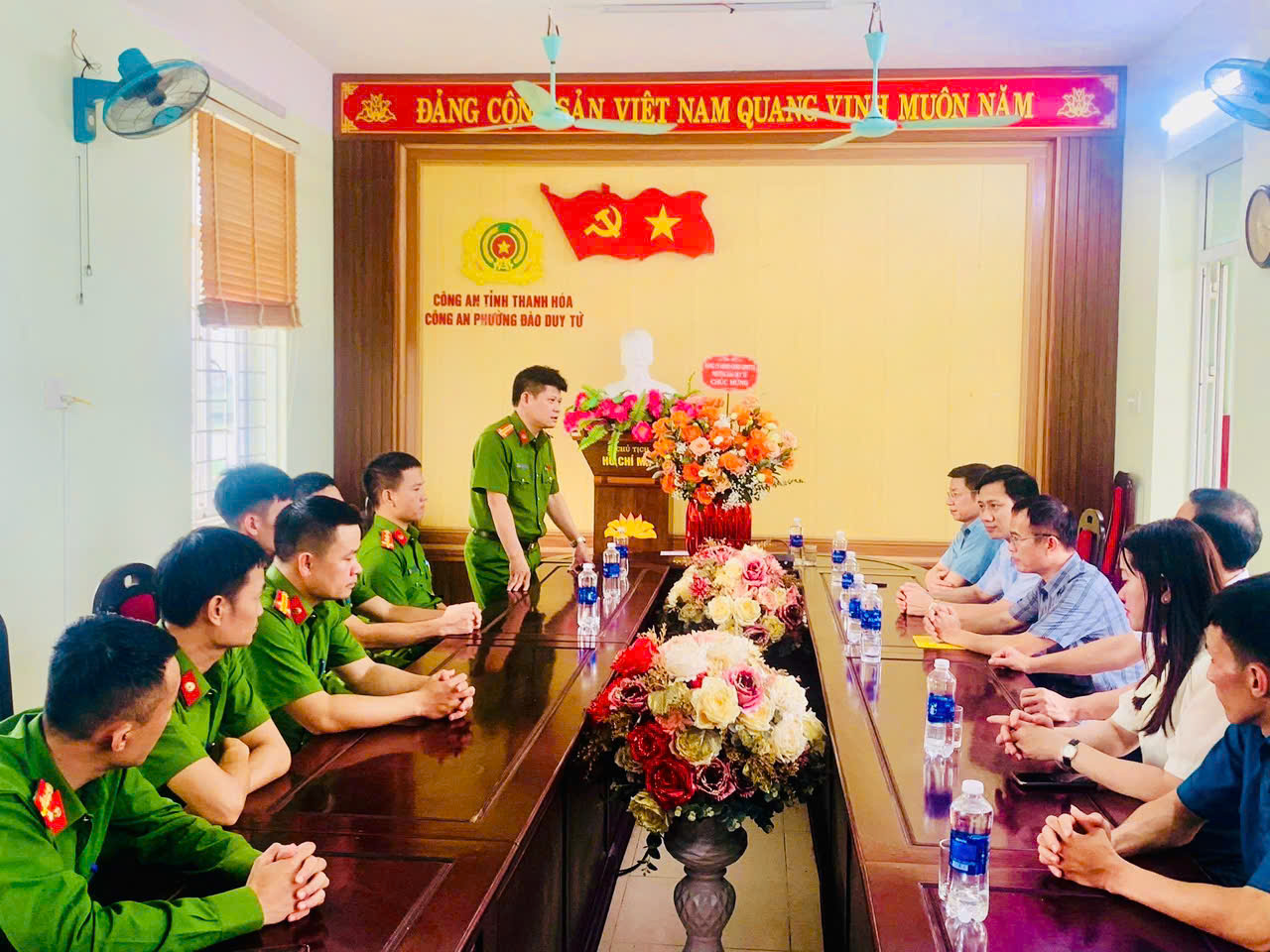 C:\Users\DAI DUONG\Downloads\z6804757194518_7bb68bb9ef8c22a2c842592f98a59d97.jpg