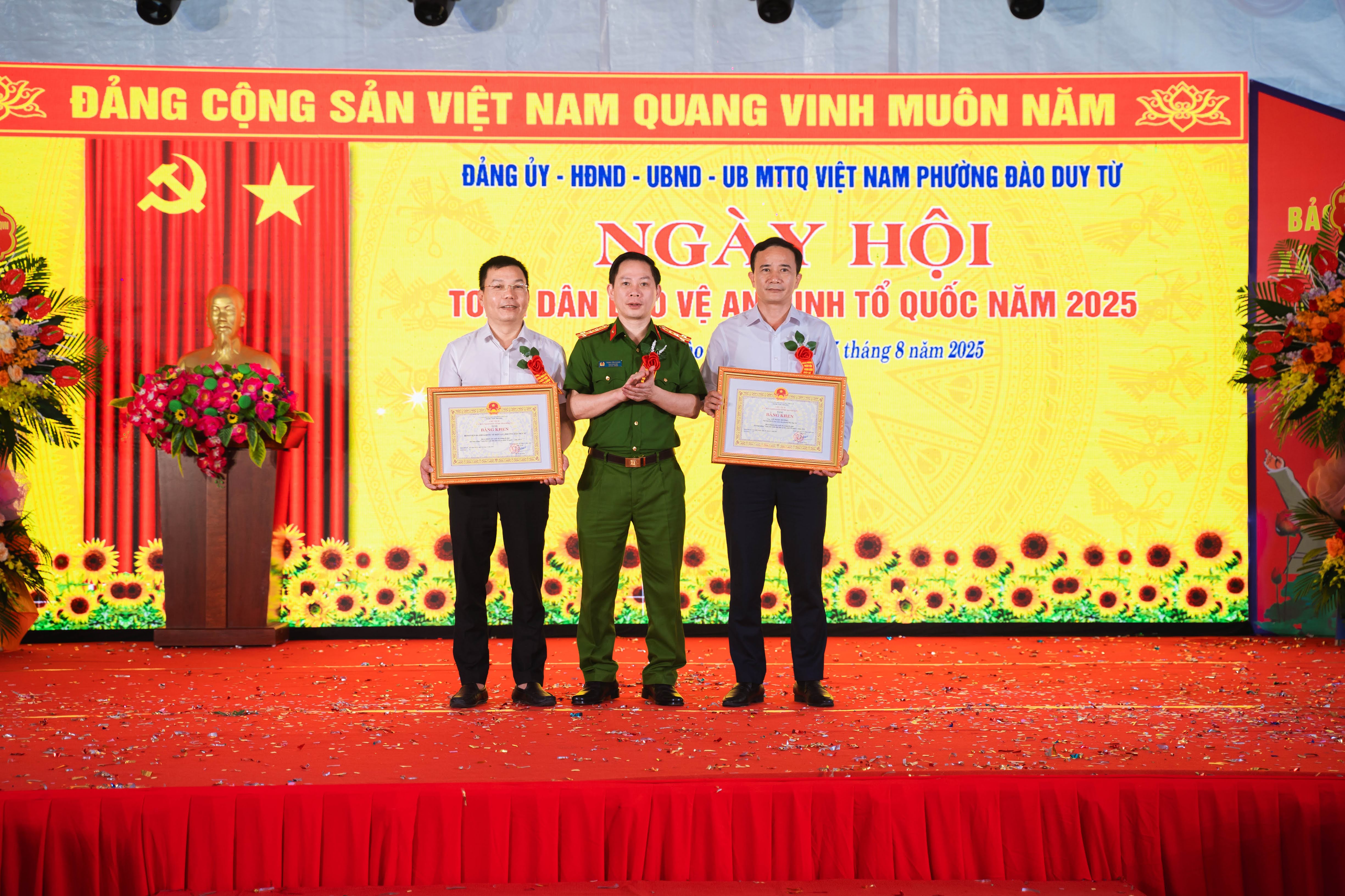 Anh-tin-bai