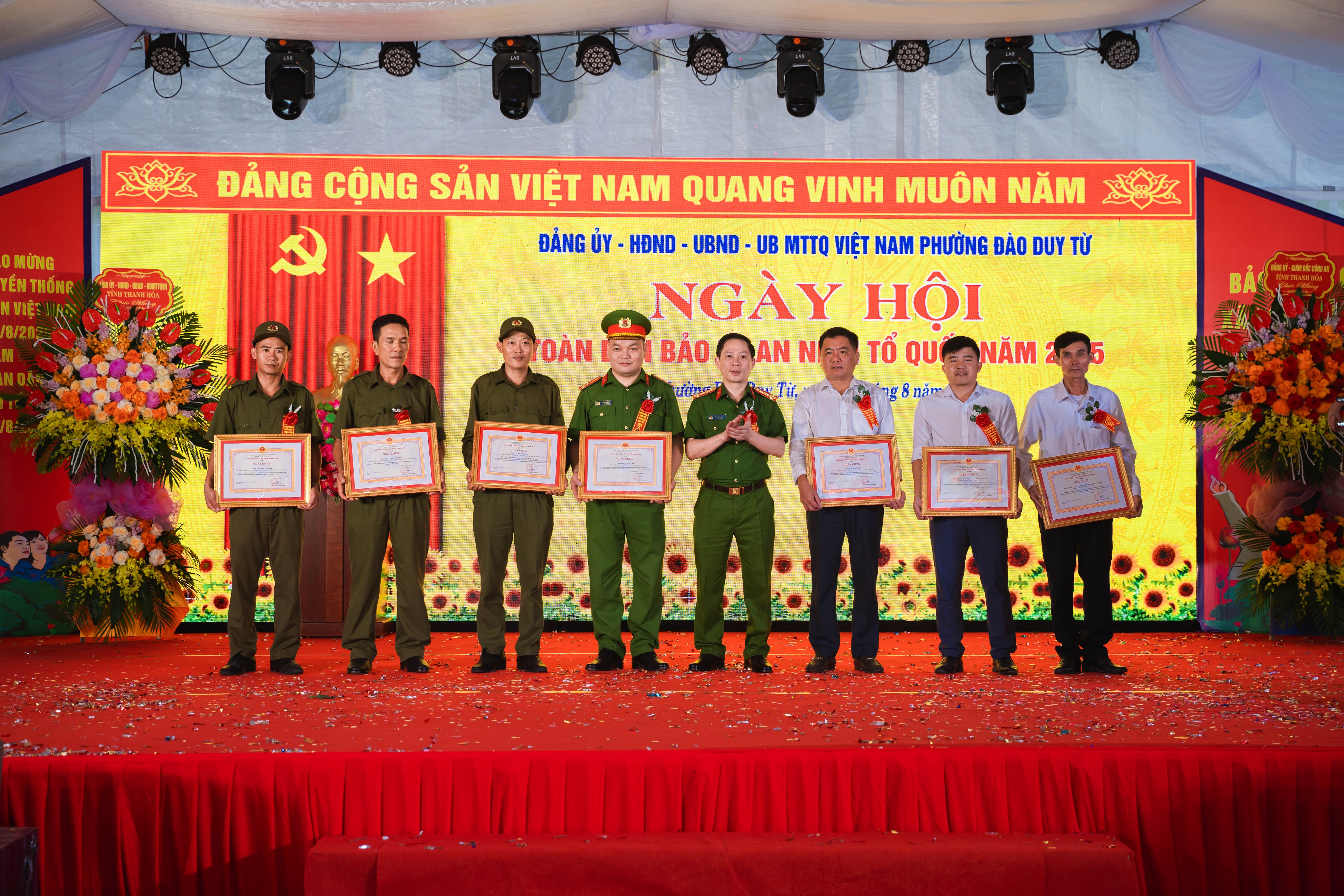 Anh-tin-bai