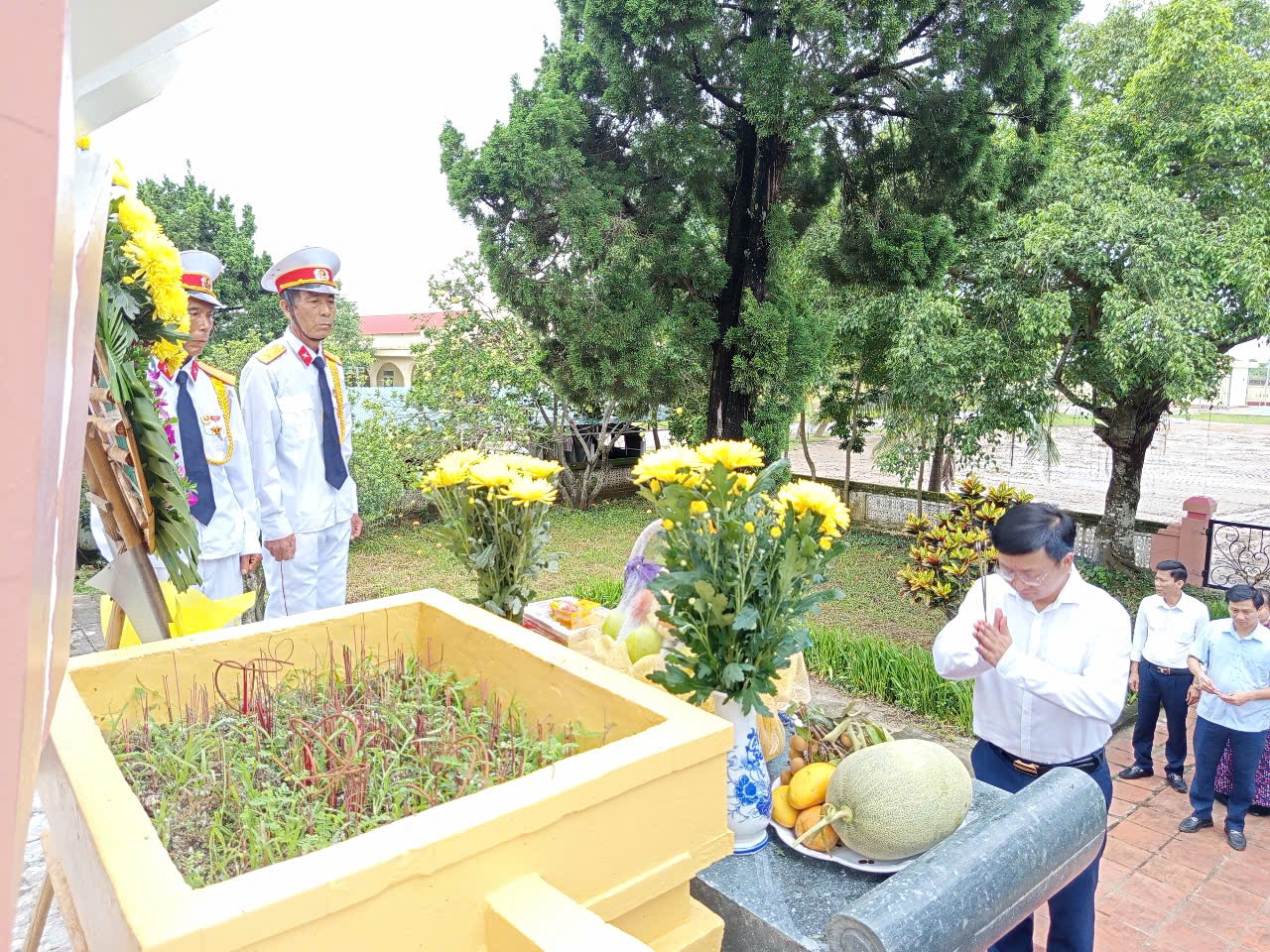 Anh-tin-bai