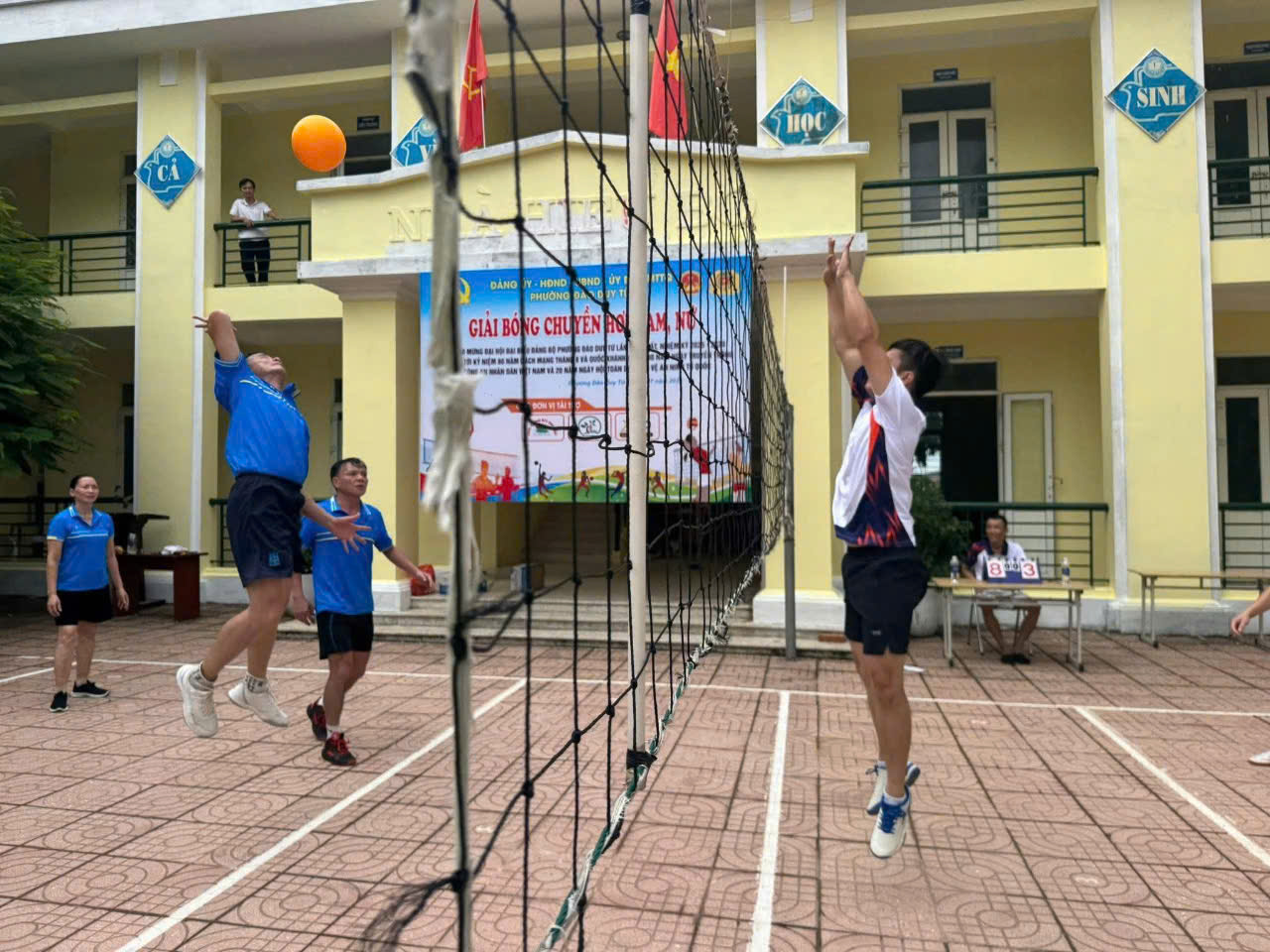 Anh-tin-bai