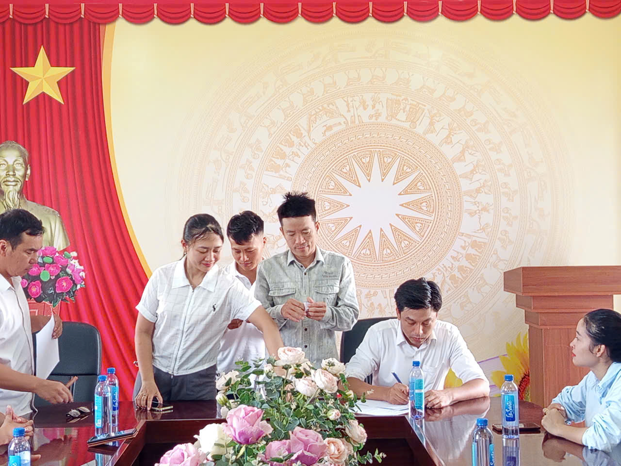 Anh-tin-bai