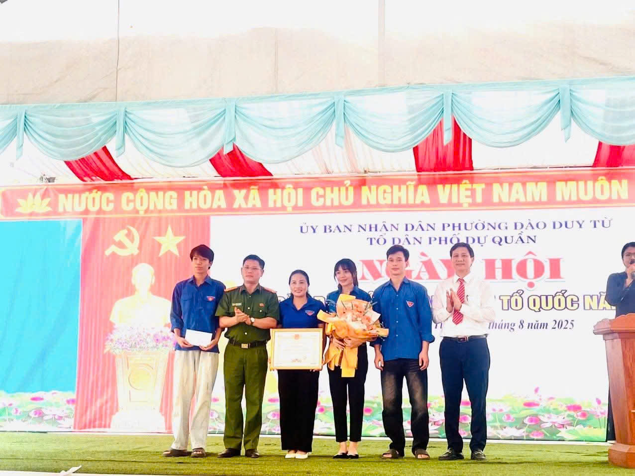 Anh-tin-bai