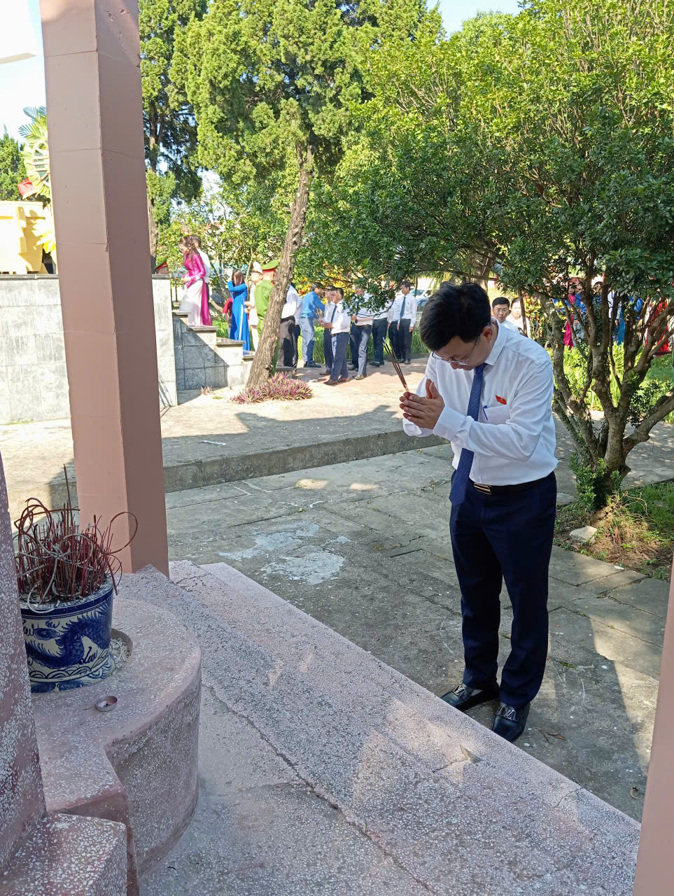 Anh-tin-bai