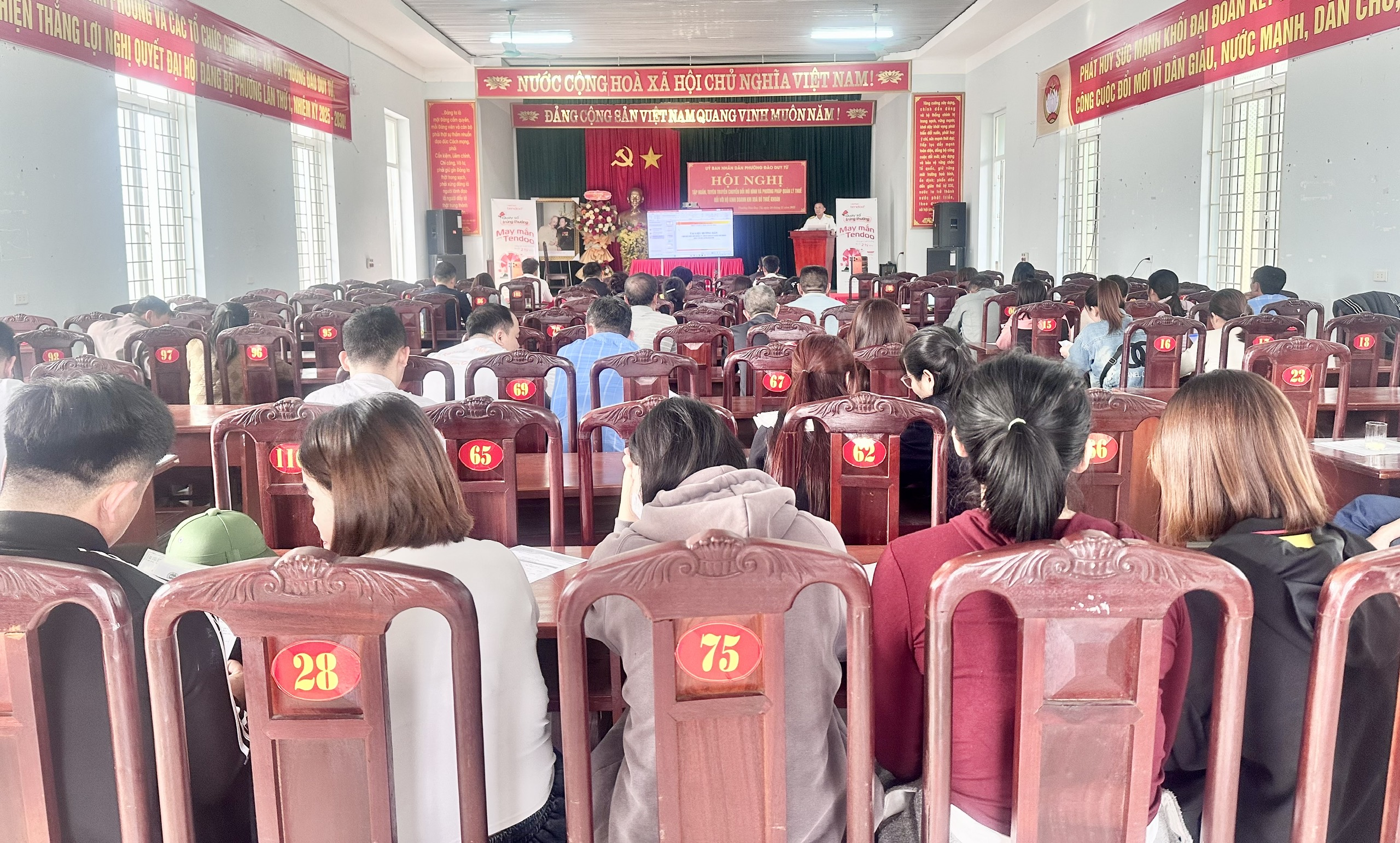 Hội nghị tập huấn, tuyên truyền triển khai chuyển đổi mô hình quản lý thuế từ hình thức khoán sang kê khai đối với hộ kinh doanh.