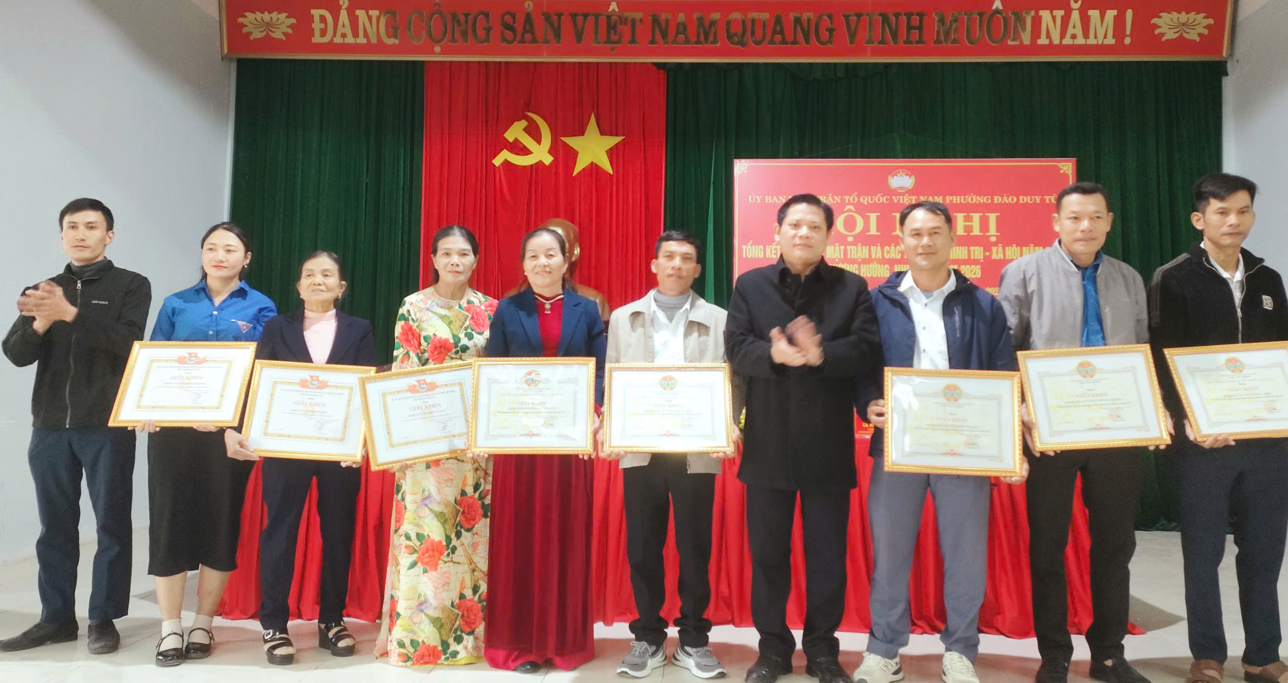 Anh-tin-bai