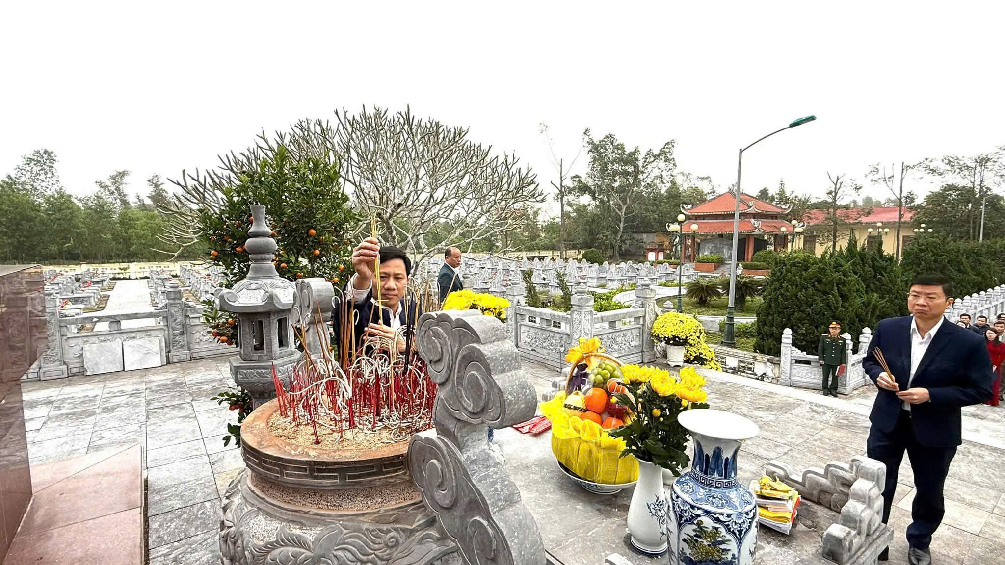 Anh-tin-bai