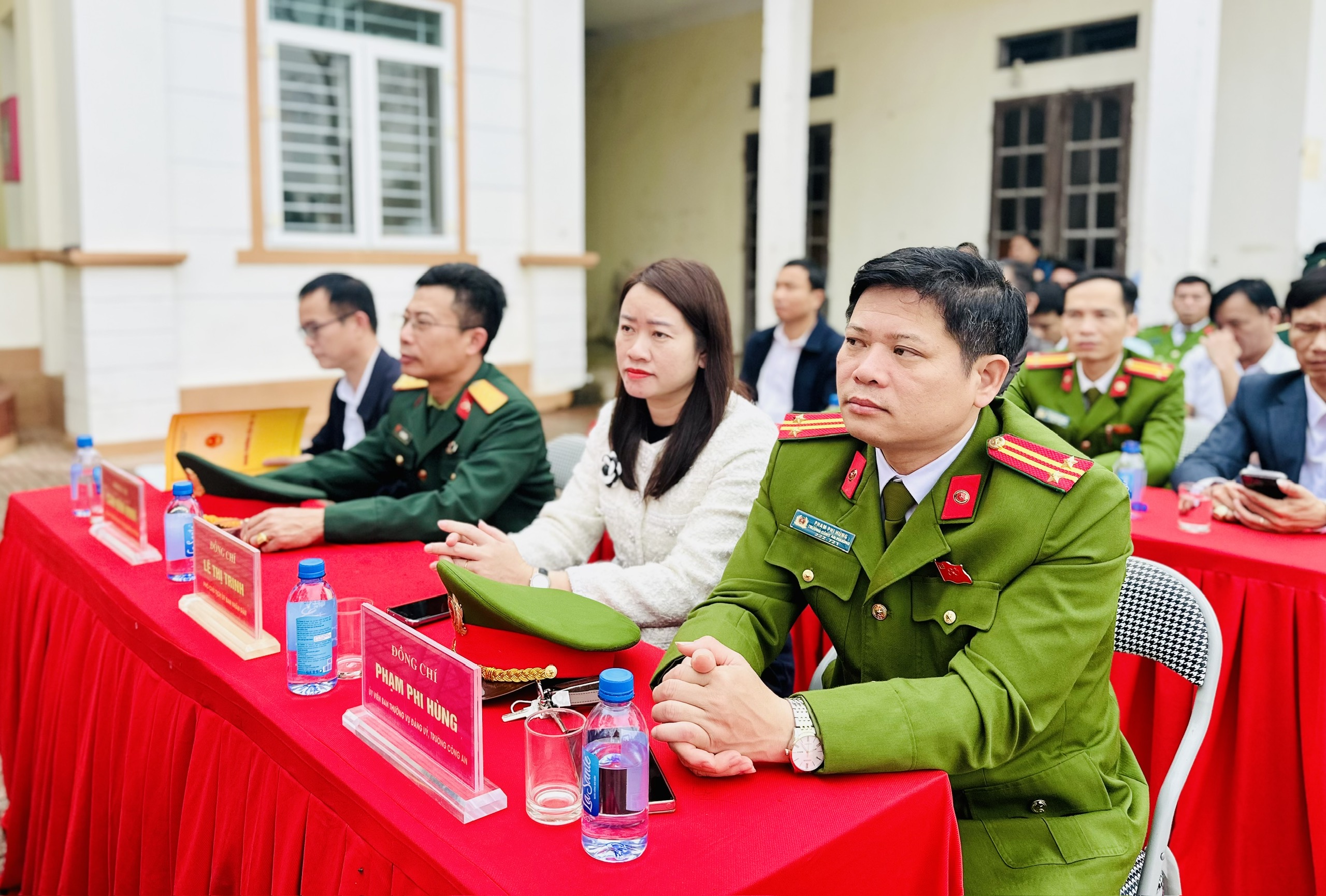 Anh-tin-bai