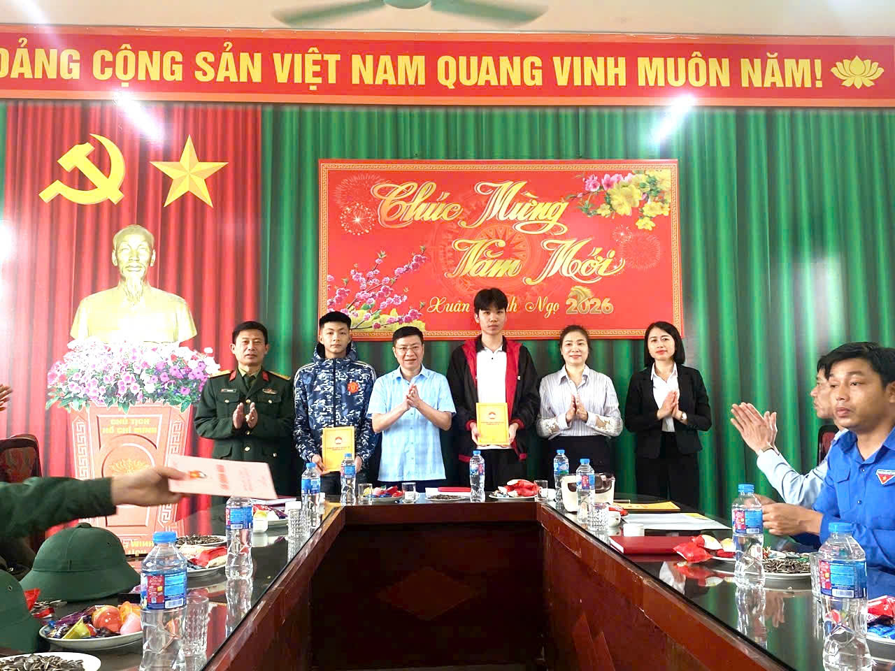 Anh-tin-bai