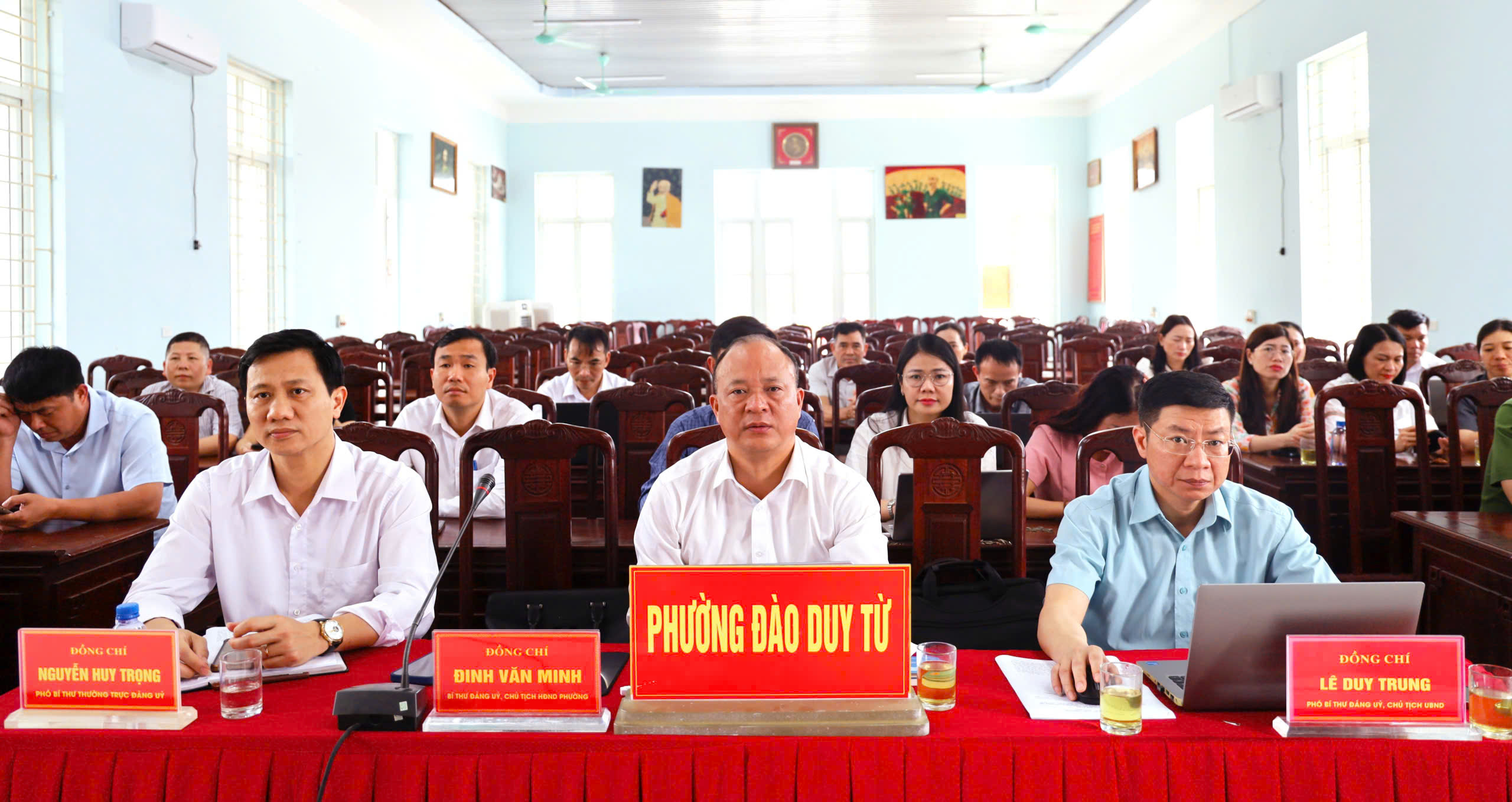 Anh-tin-bai