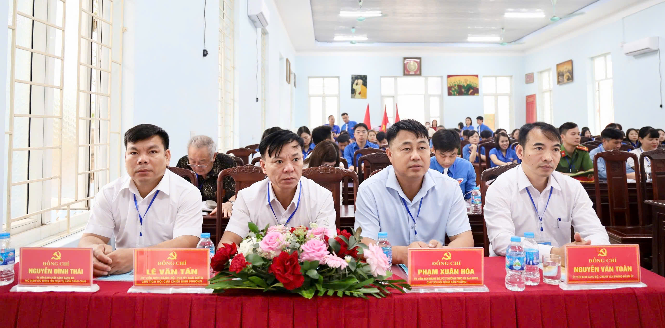 Anh-tin-bai