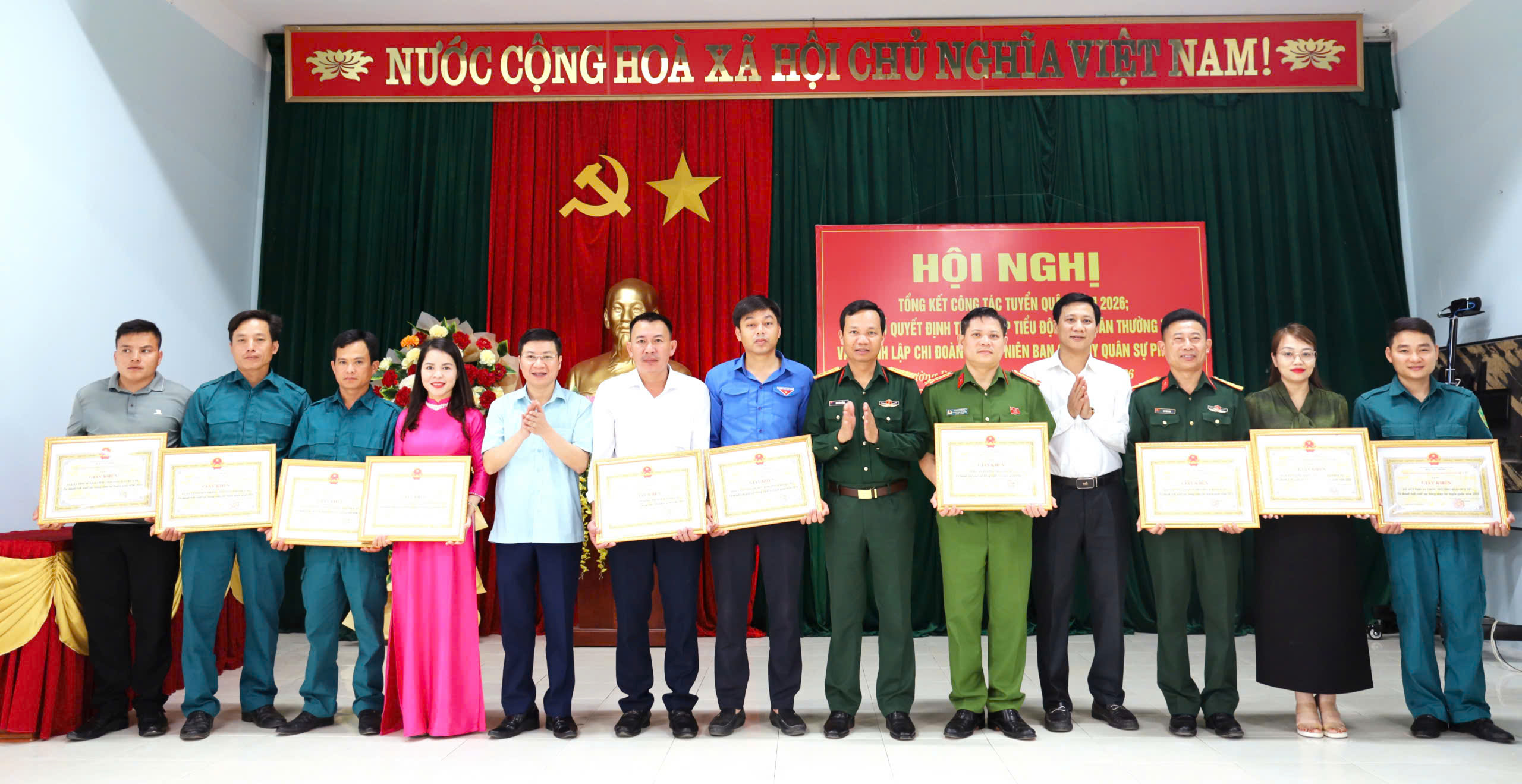 Anh-tin-bai