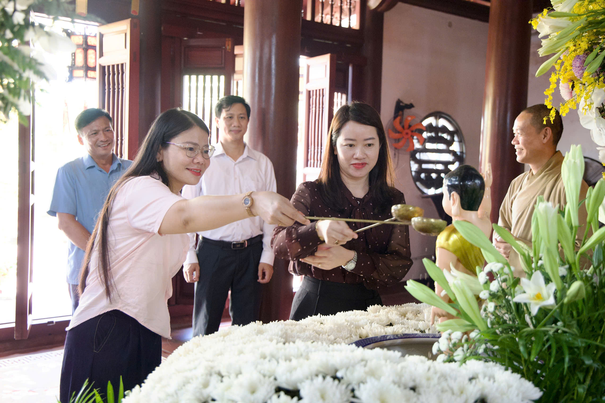 Anh-tin-bai