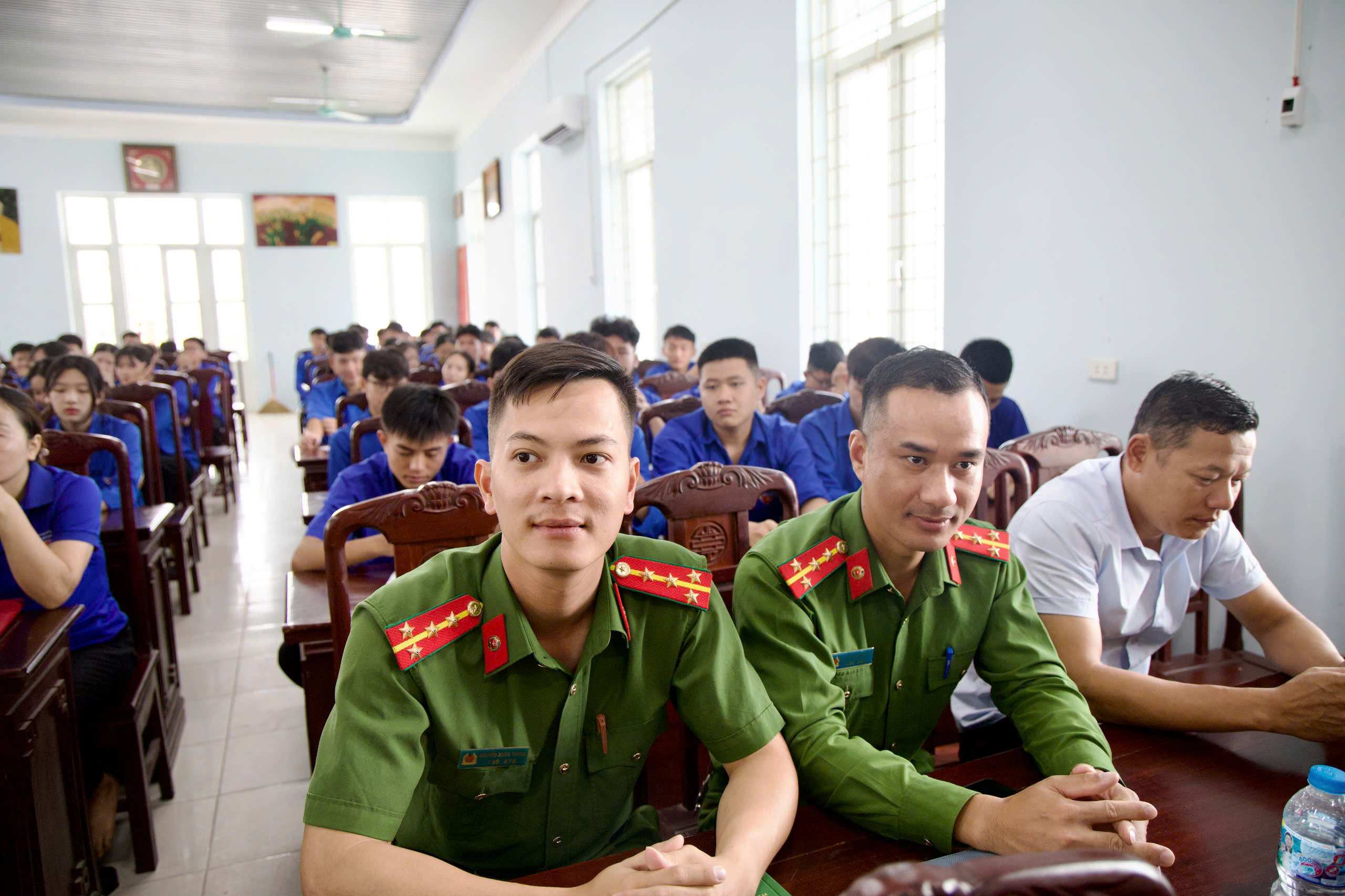 Anh-tin-bai
