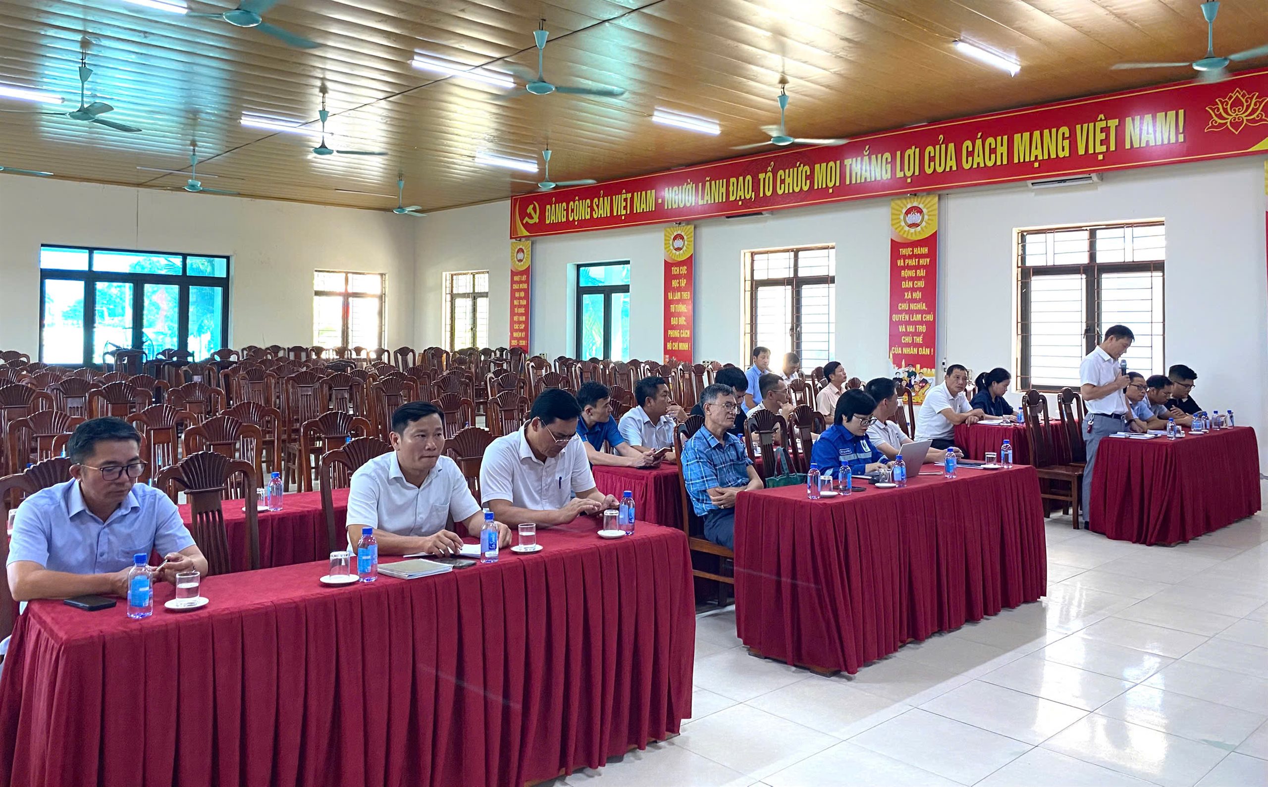 UBND phường Hải Bình triển khai vệ sinh môi trường và phun hóa chất phòng, chống sốt xuất huyết đợt 2 năm 2026