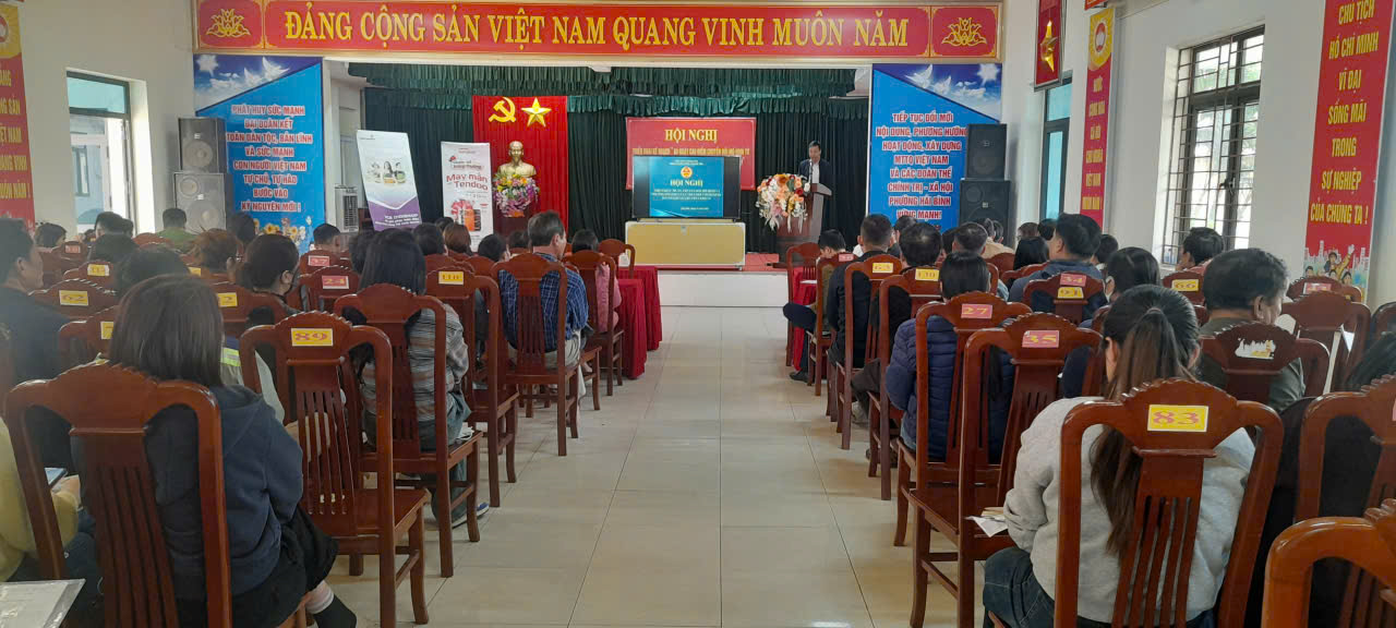 UBND phường Hải Bình phối hợp với Thuế cơ sở 13 tỉnh Thanh Hoá tổ chức hội nghị tập huấn, tuyên truyền chuyển đổi mô hình và phương pháp quản lý thuế đối với hộ kinh doanh khi bỏ thuế khoán cho các hộ kinh doanh trên địa bàn phường.