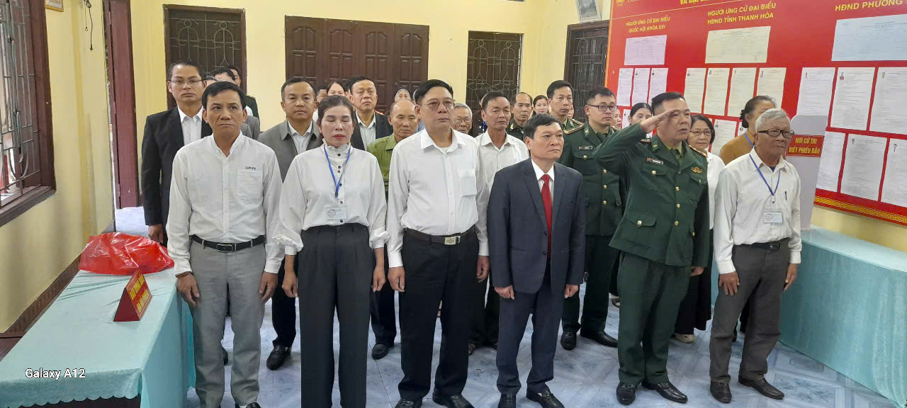 Các đồng chí lãnh đạo Đảng uỷ, HĐND, UBND, Uỷ ban MTTQ, thành viên Ban chỉ đạo bầu cử phường dự lễ khai mạc tại các Khu vực bầu cử và kiểm tra tiến độ, kịp thời động viên các Tổ bầu cử trên địa bàn toàn phường.