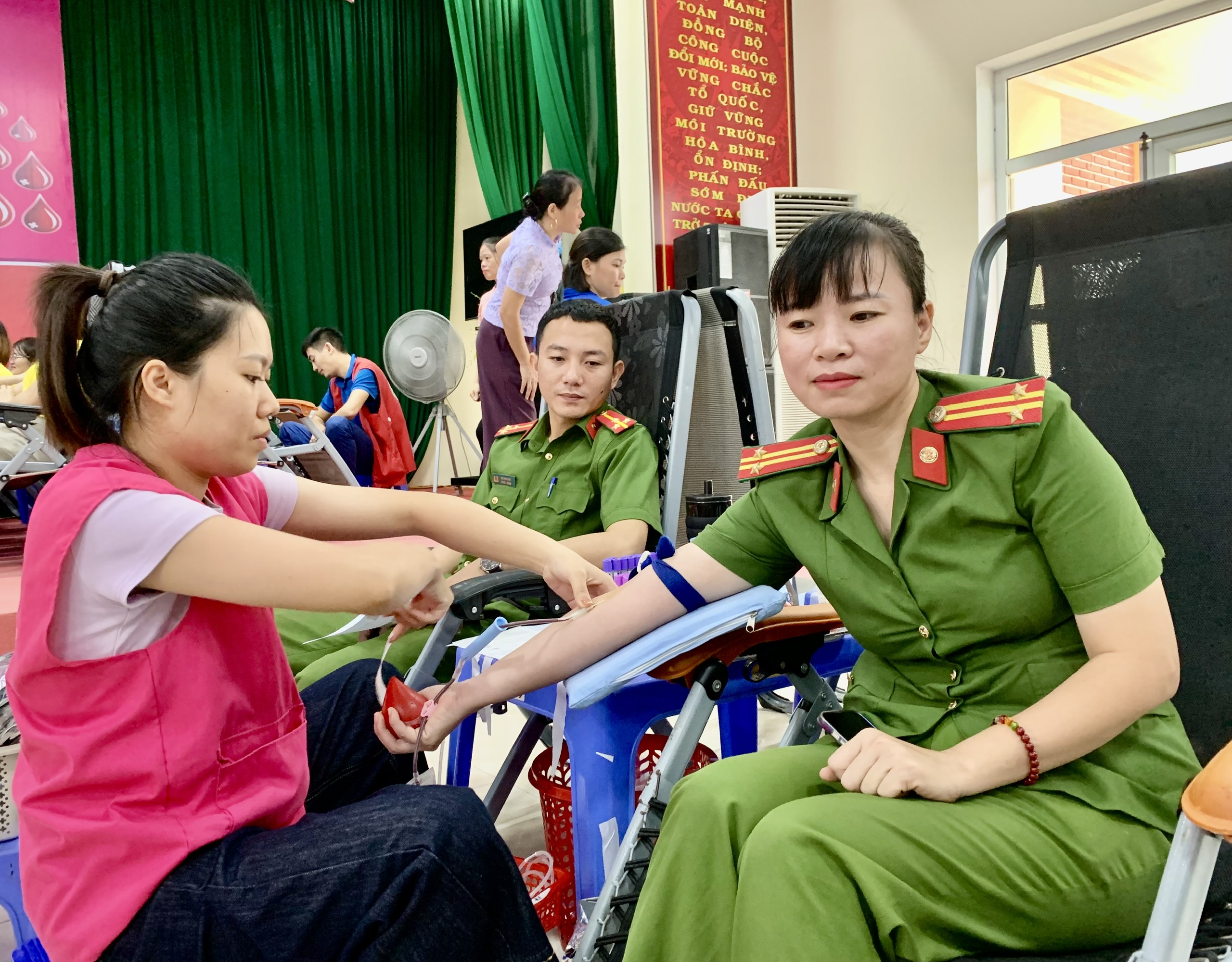 Anh-tin-bai