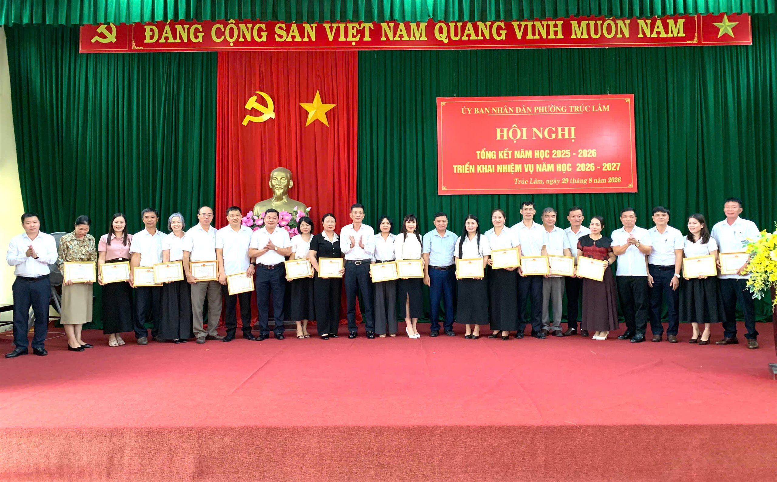 Anh-tin-bai