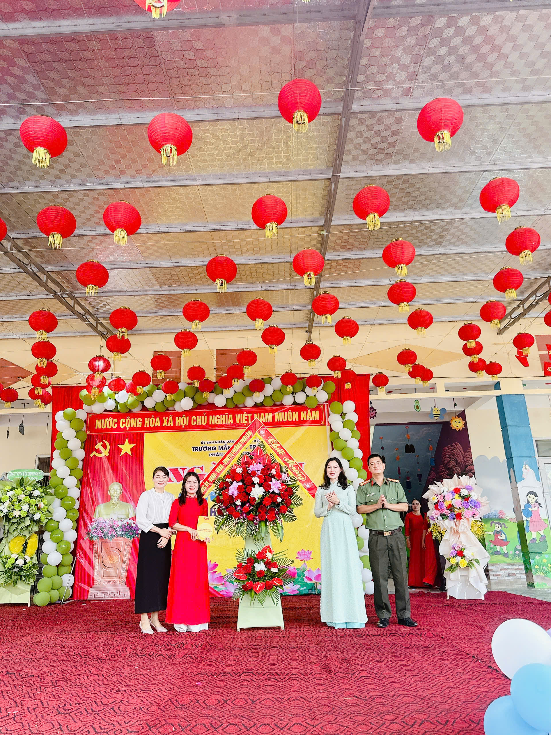 Anh-tin-bai