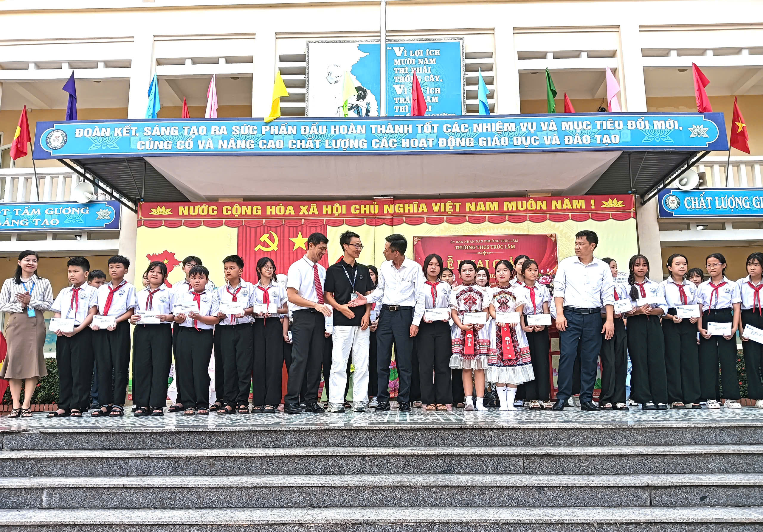 Anh-tin-bai
