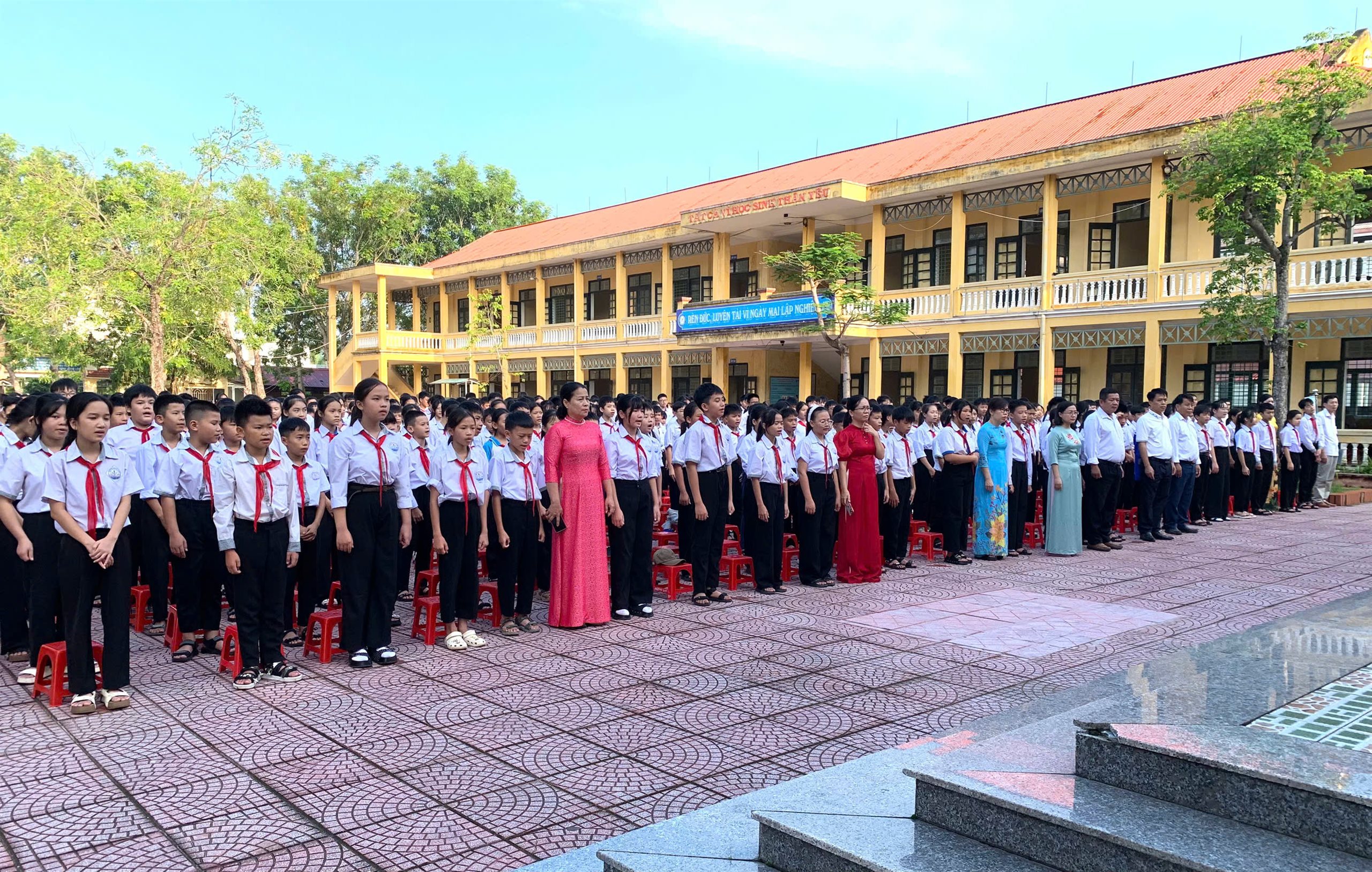 Anh-tin-bai