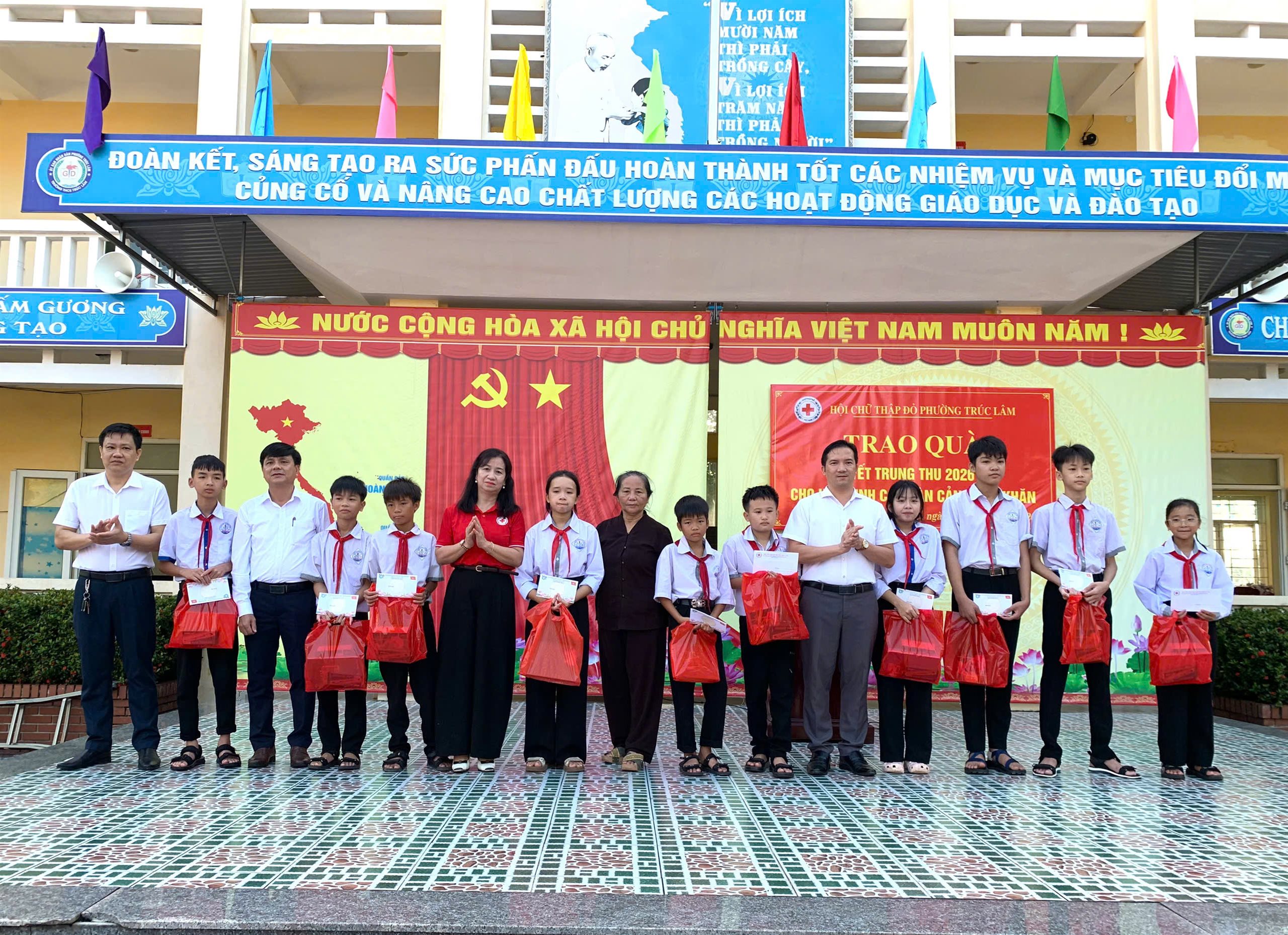 Anh-tin-bai
