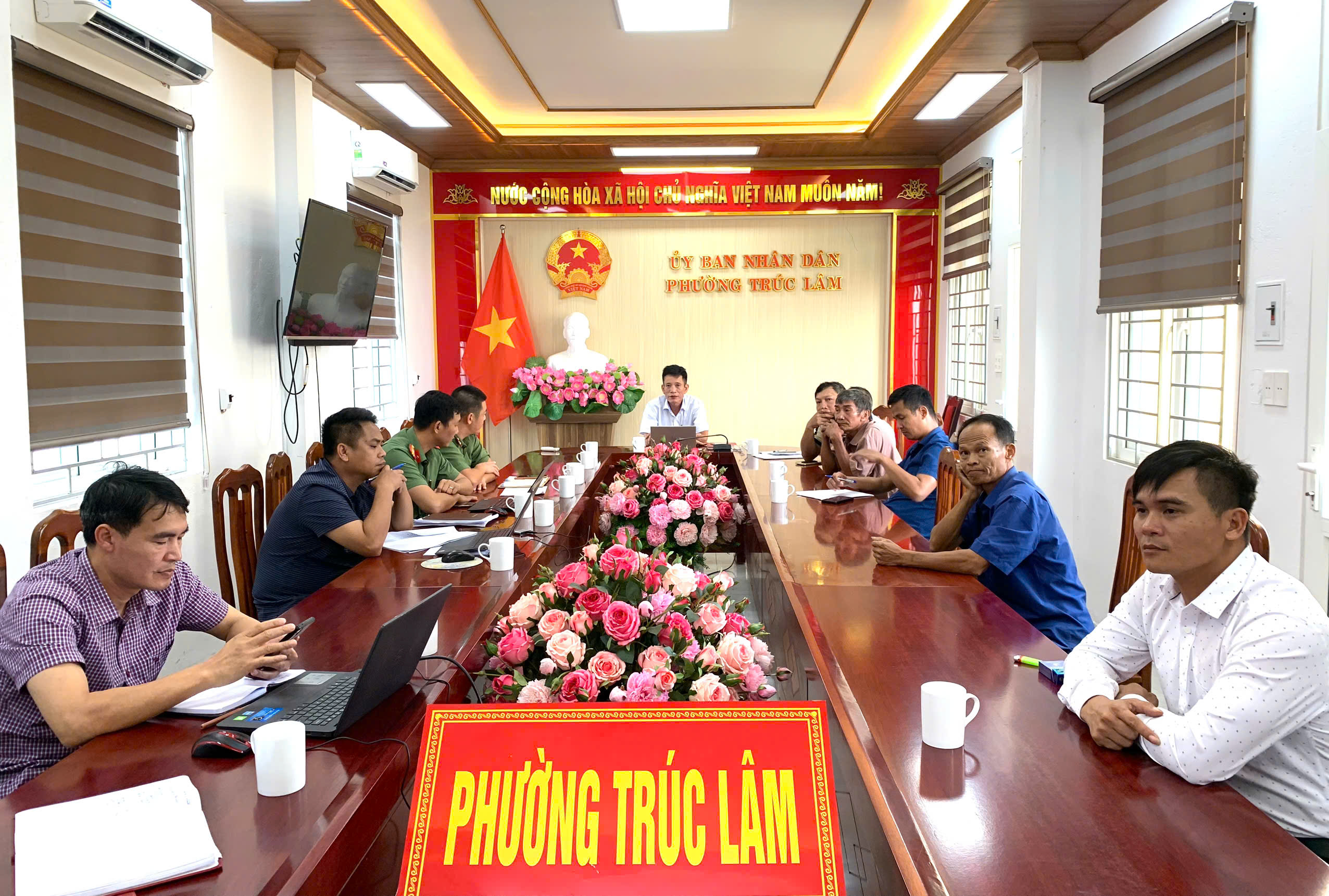 Anh-tin-bai