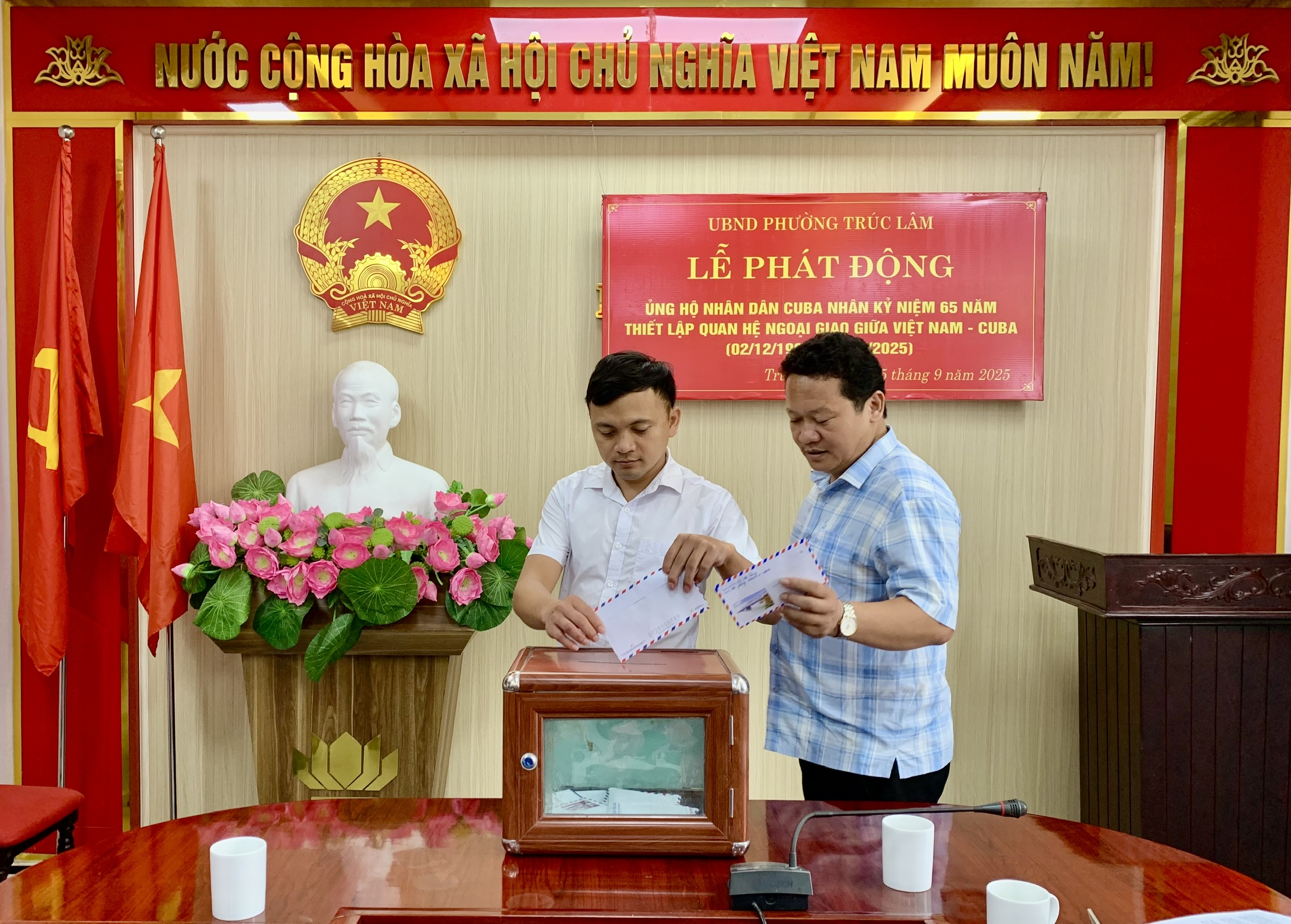 Anh-tin-bai