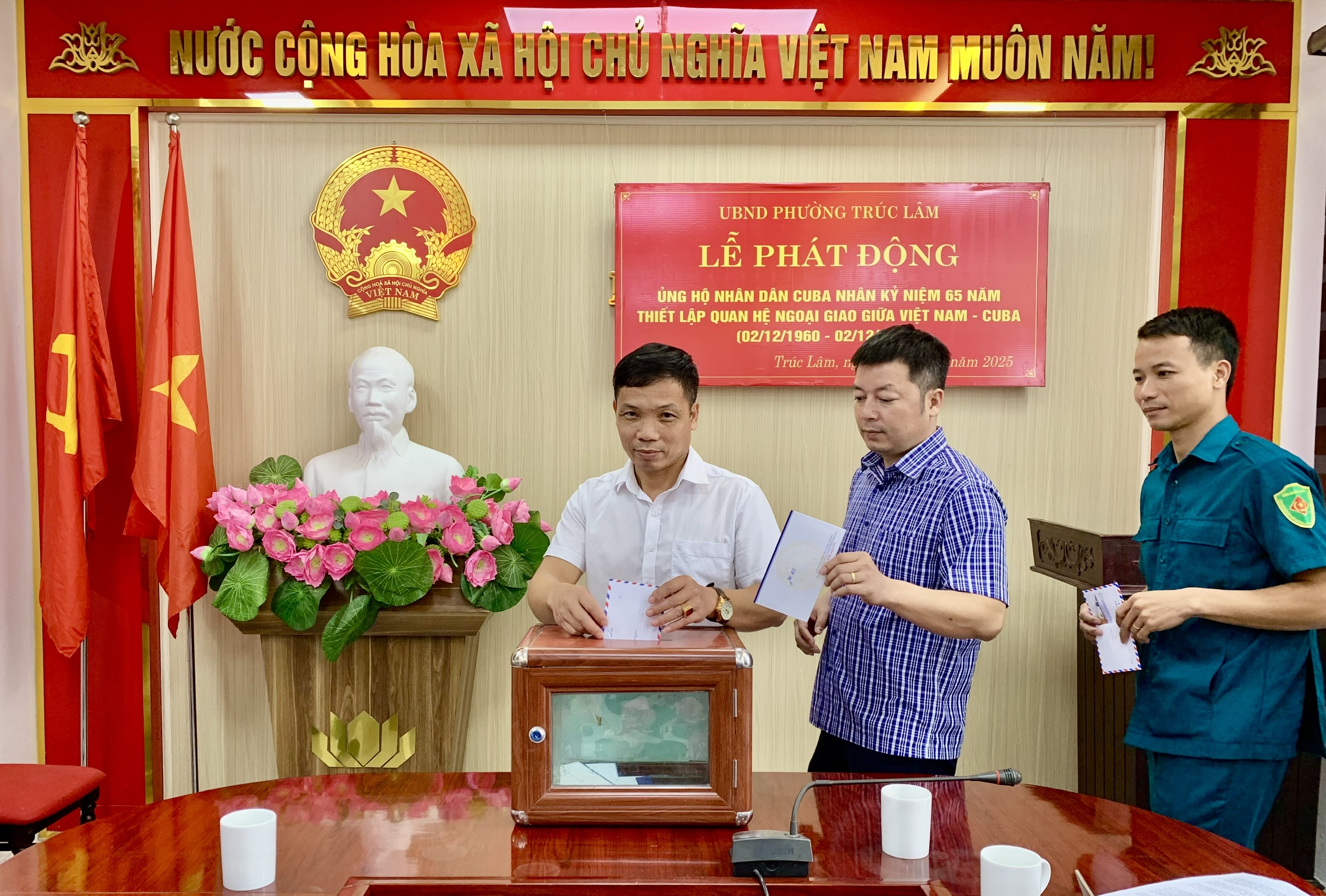 Anh-tin-bai