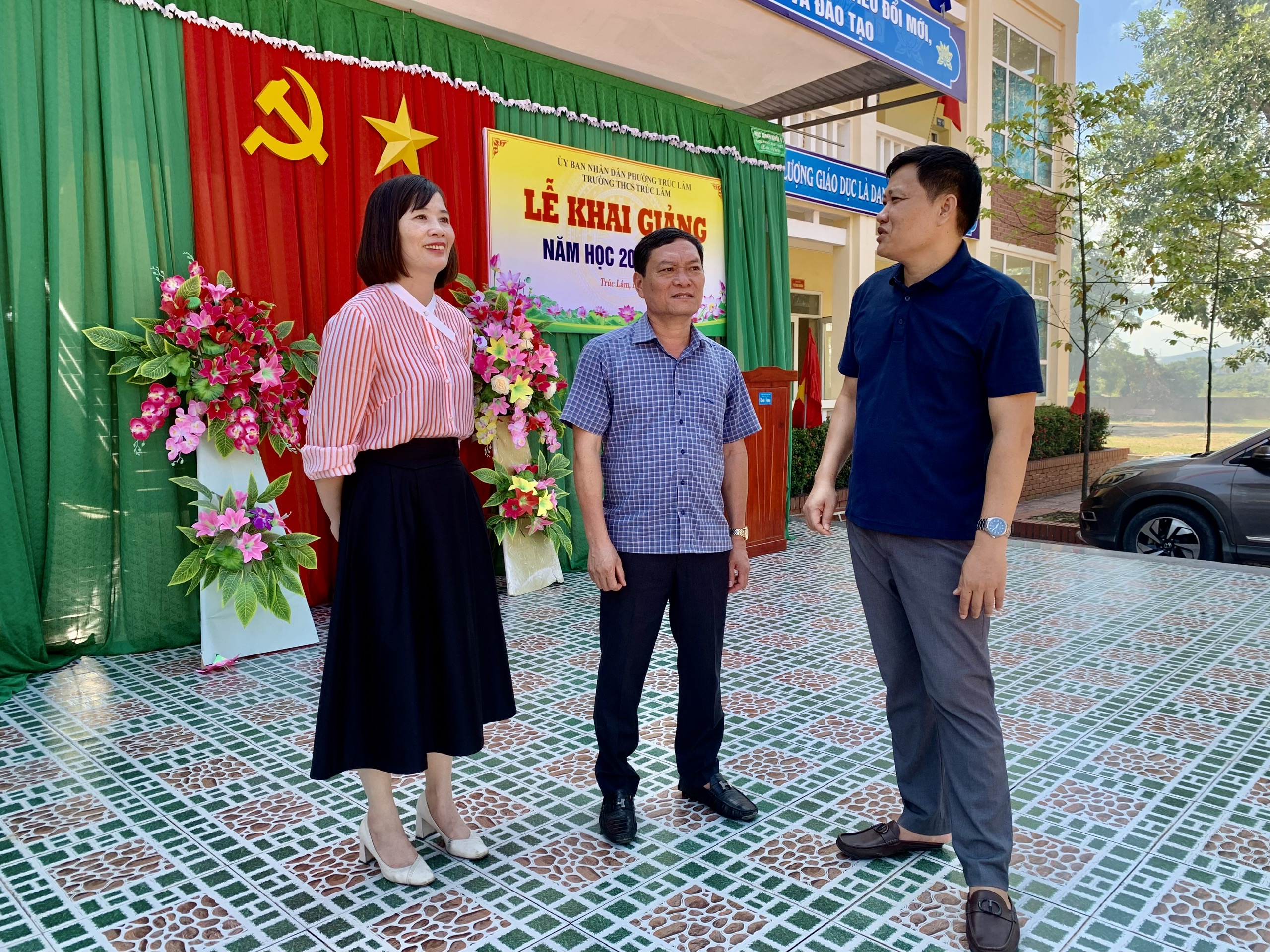 Anh-tin-bai