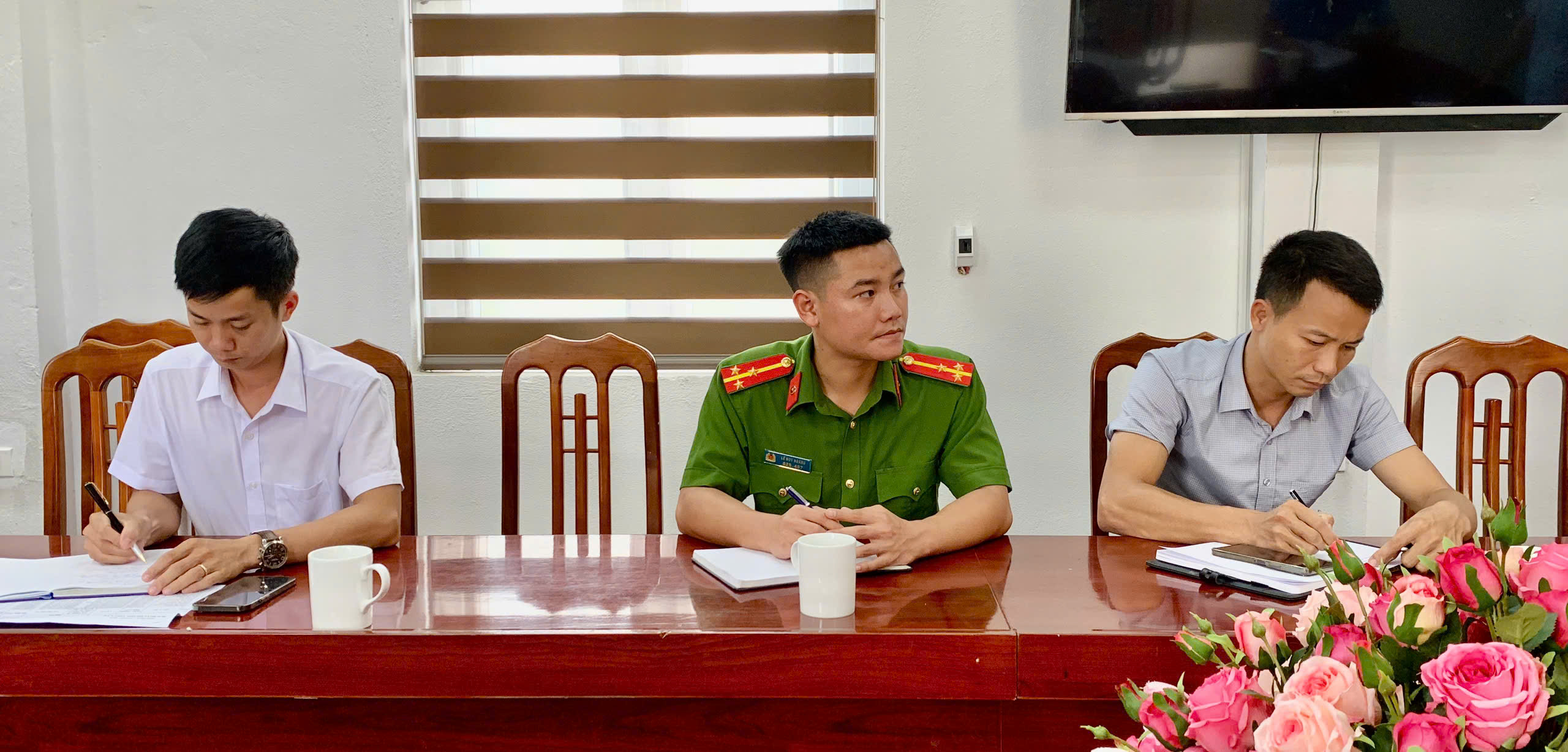 Anh-tin-bai