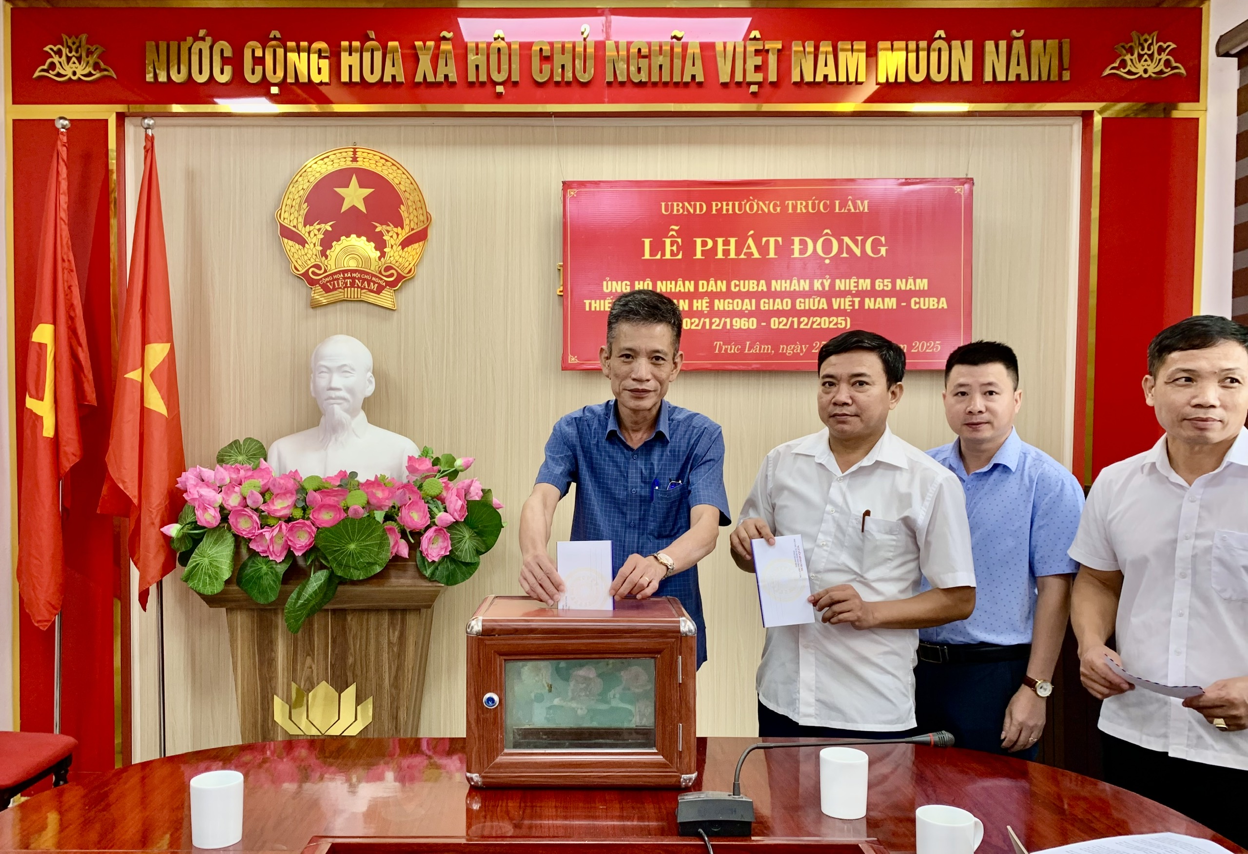 Anh-tin-bai