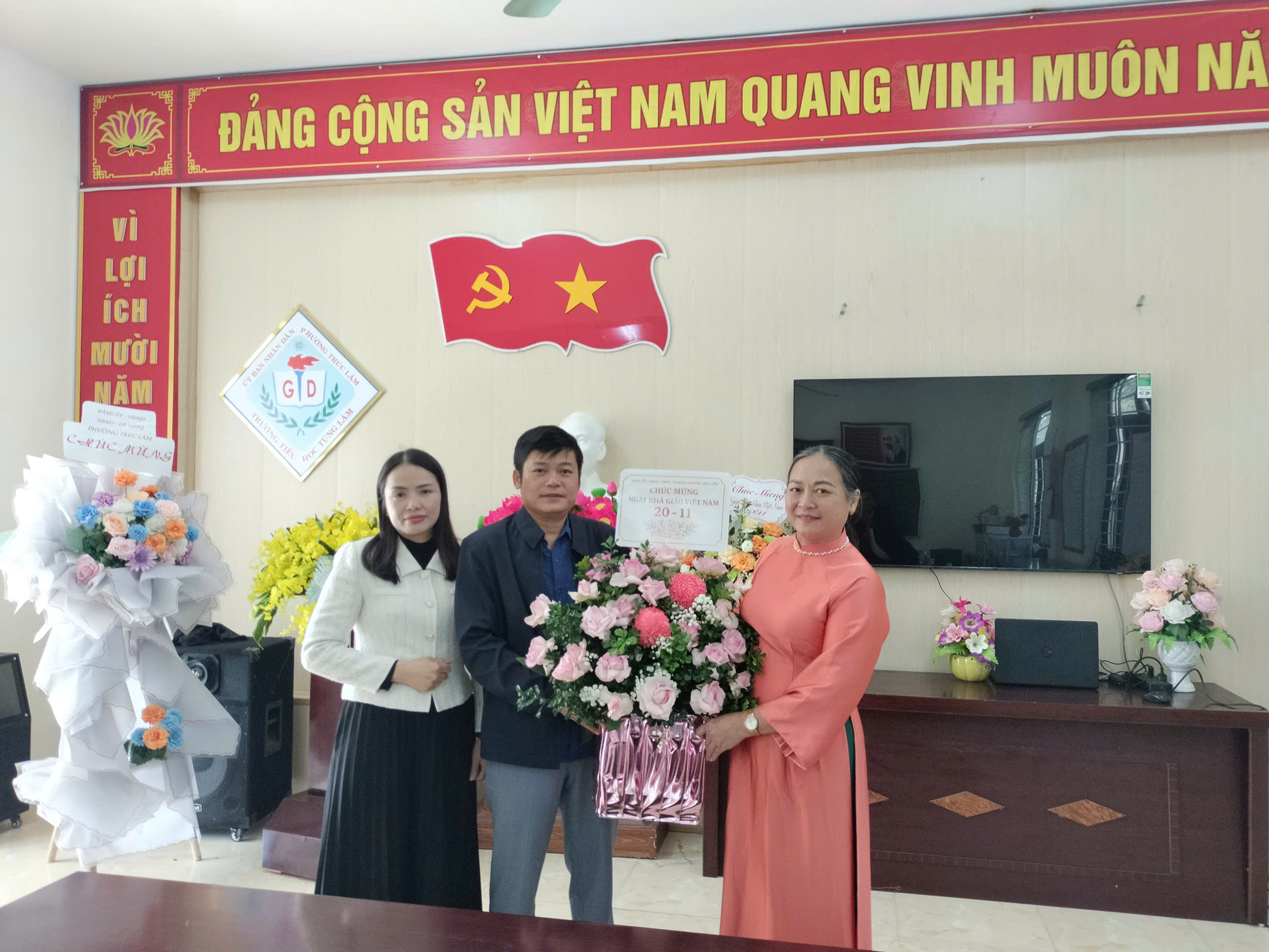 Anh-tin-bai