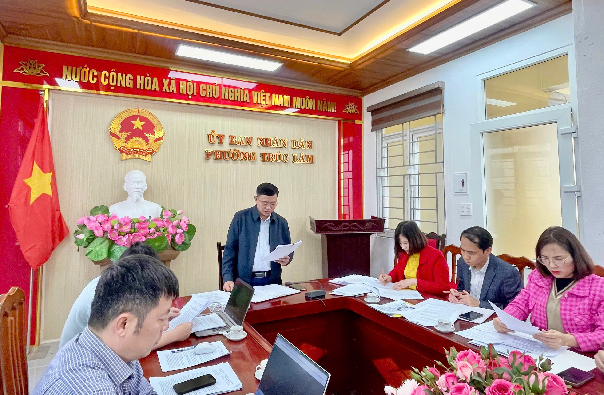 Anh-tin-bai