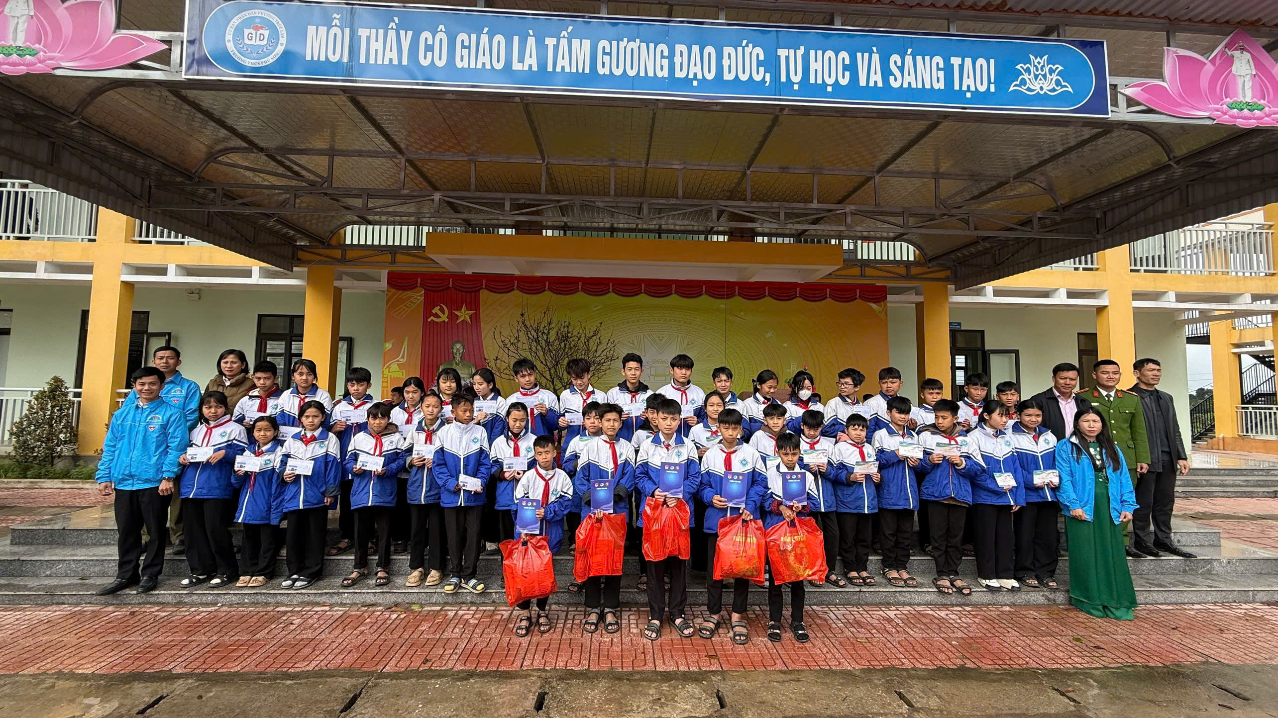 Anh-tin-bai