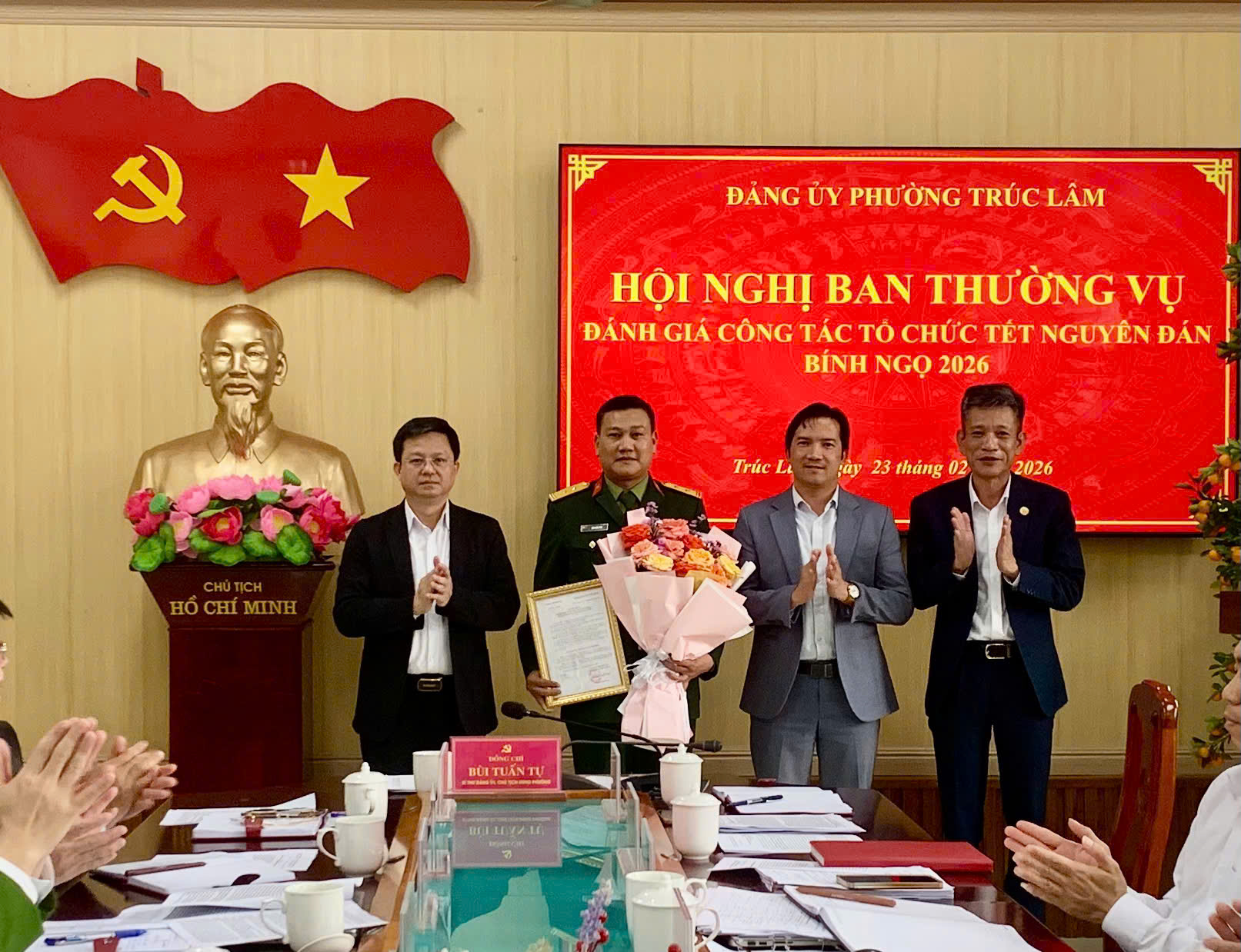 Anh-tin-bai