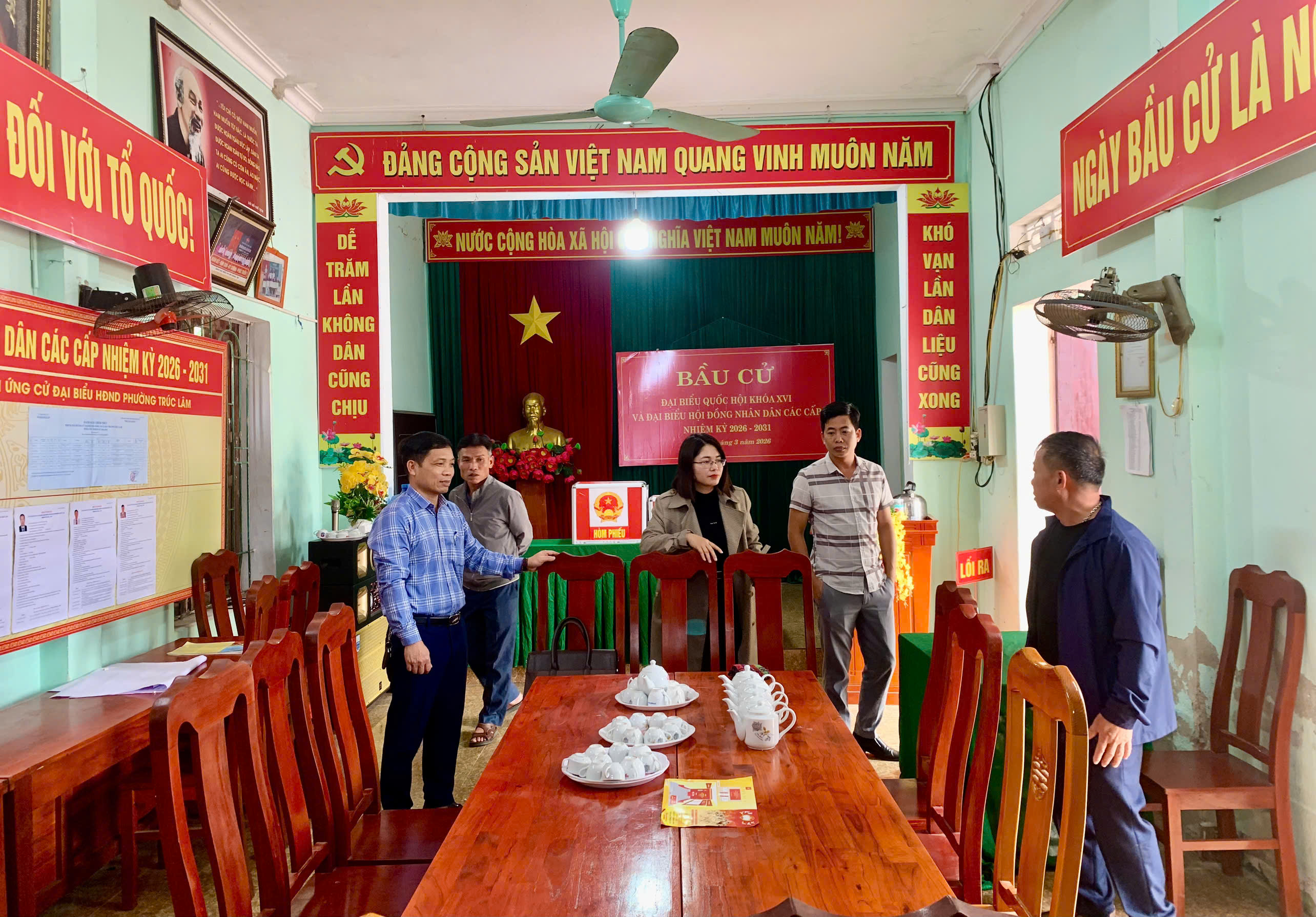 Anh-tin-bai