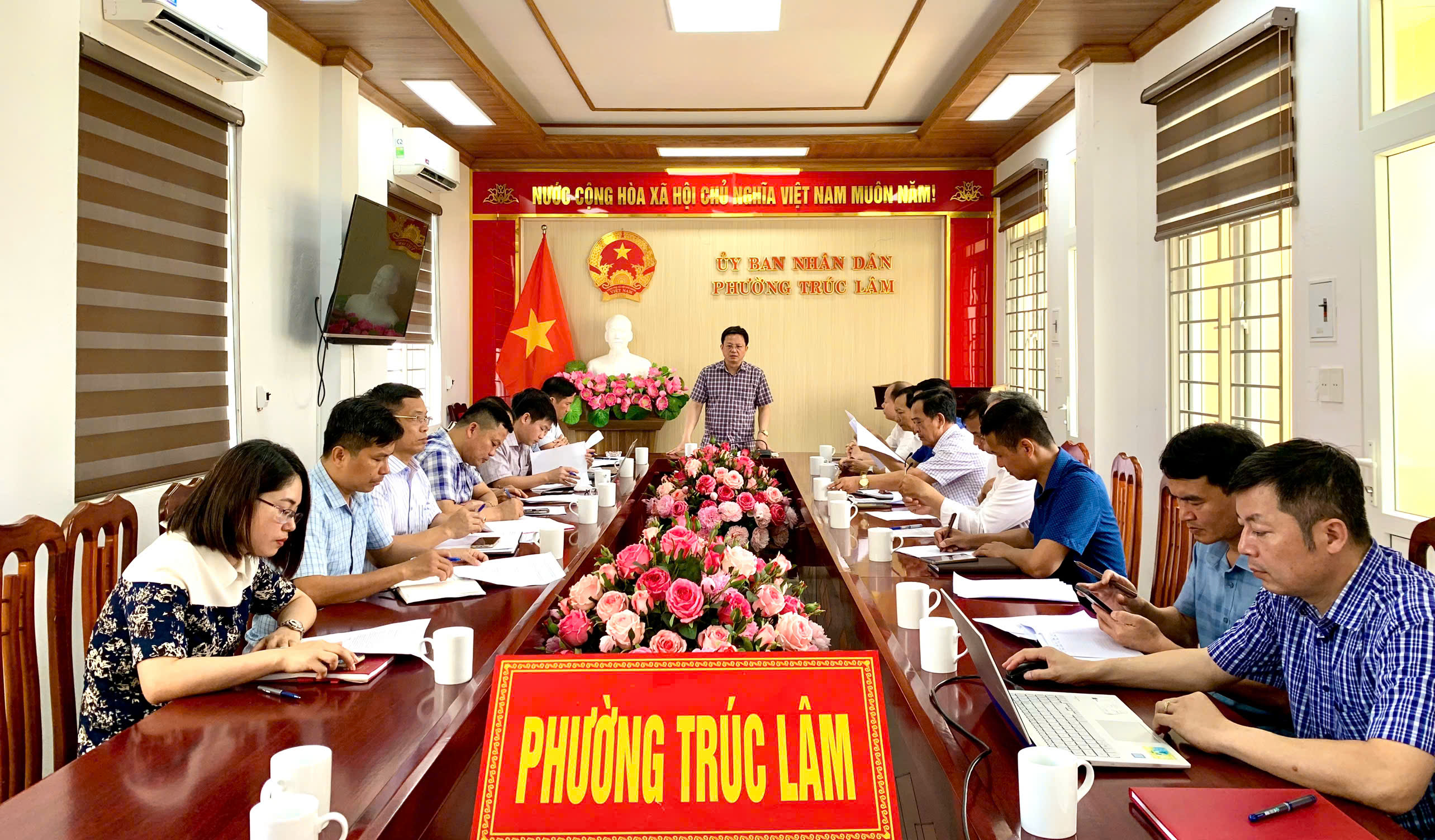 Anh-tin-bai
