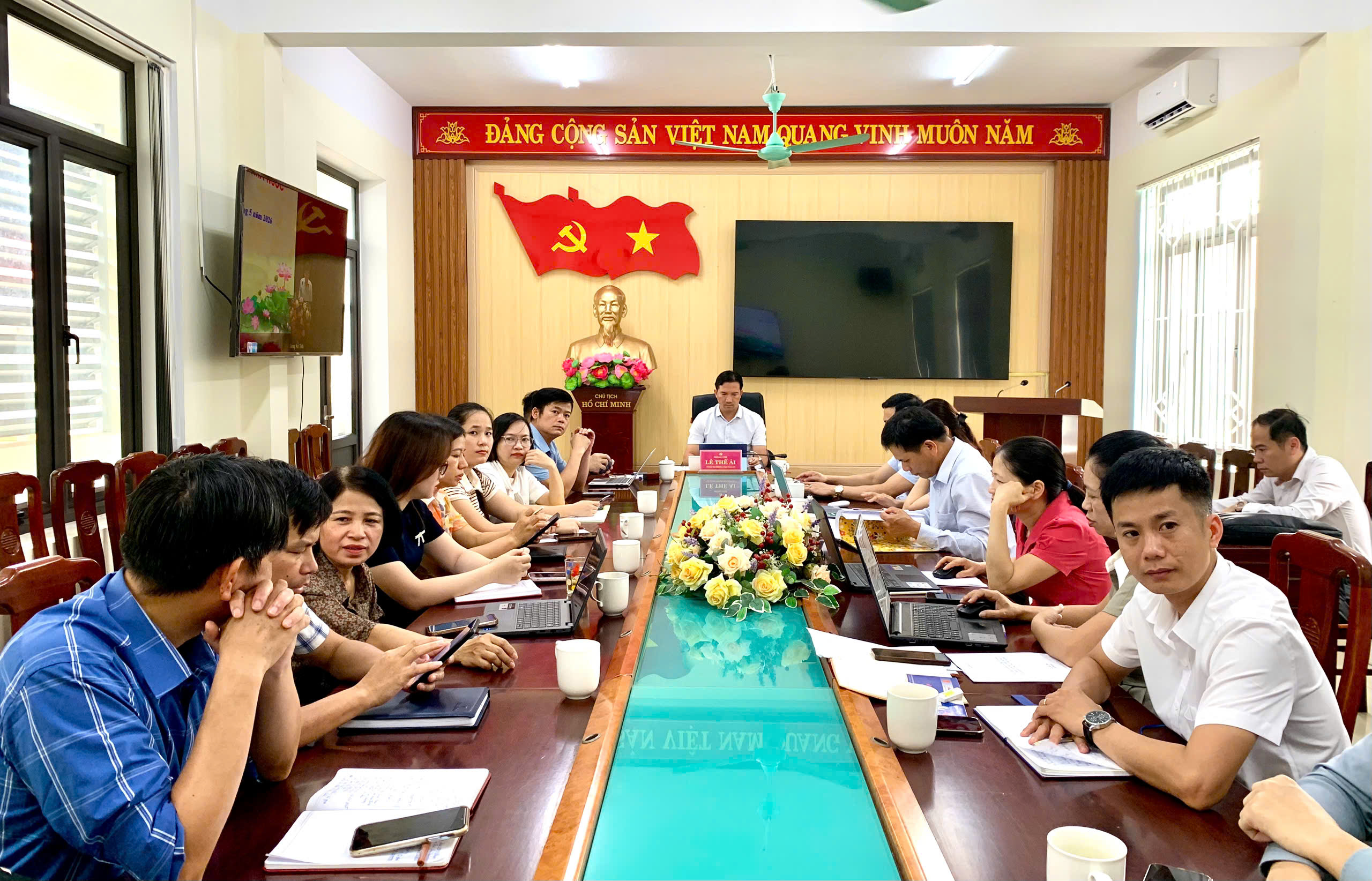 Anh-tin-bai