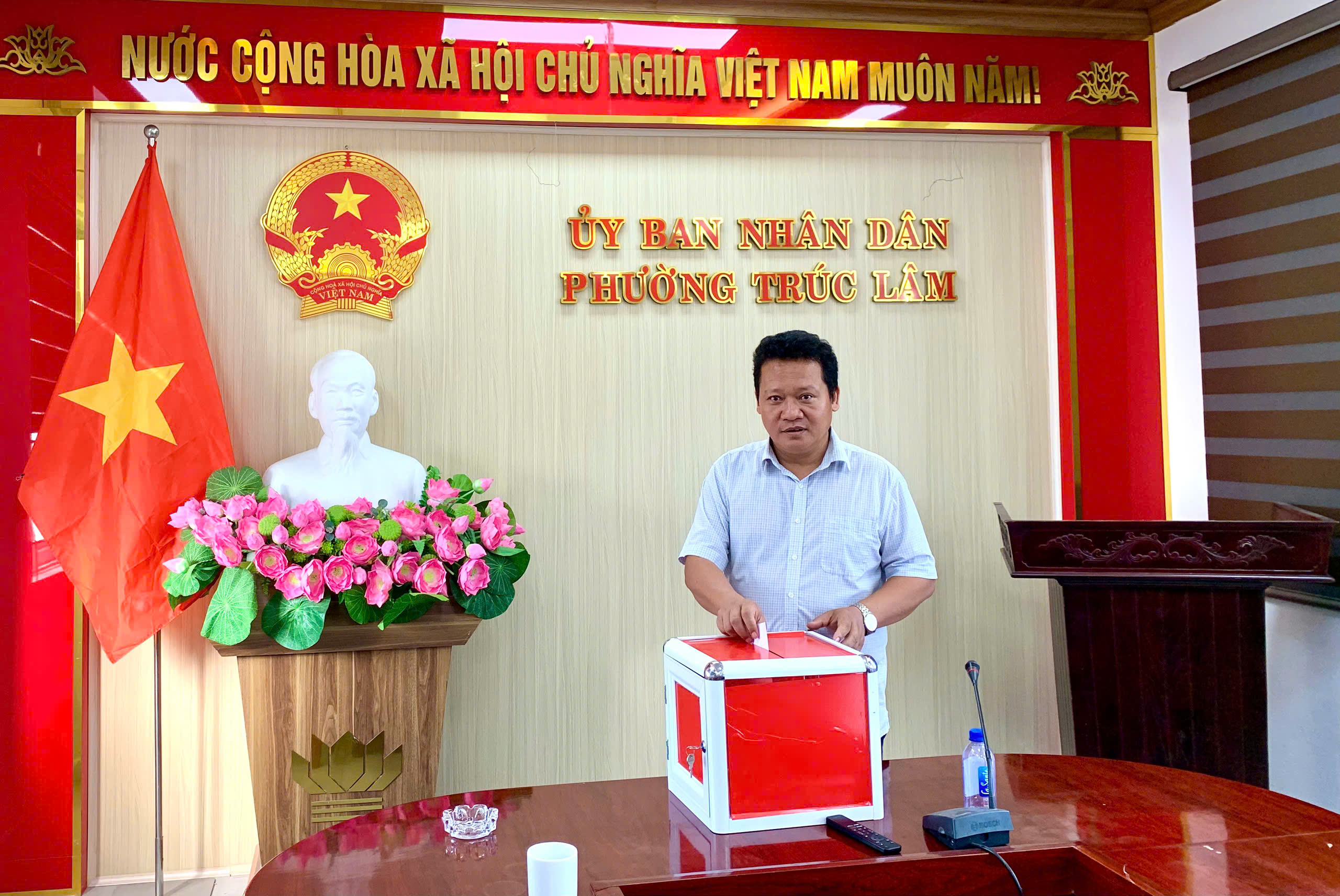 Anh-tin-bai