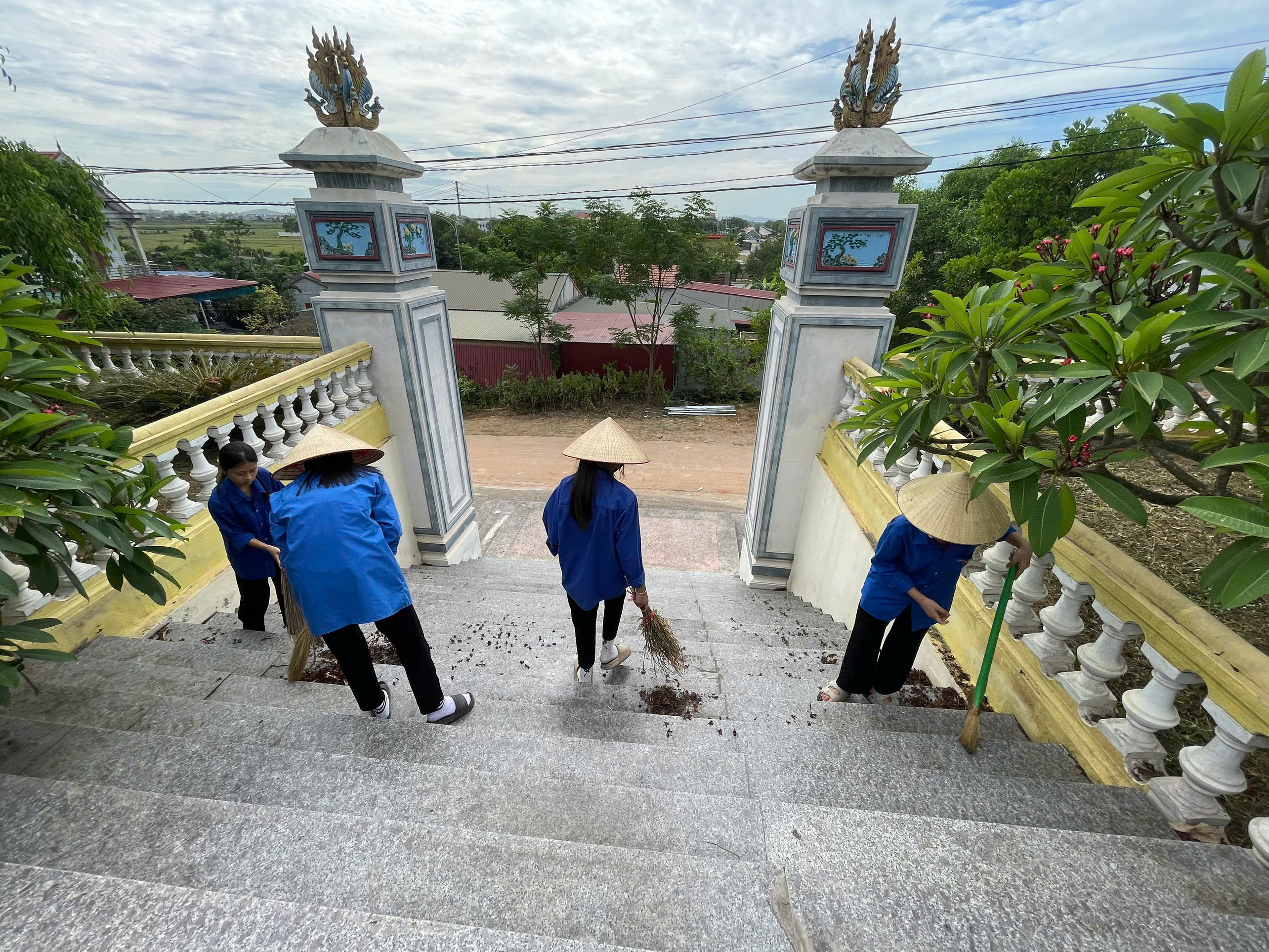 Anh-tin-bai