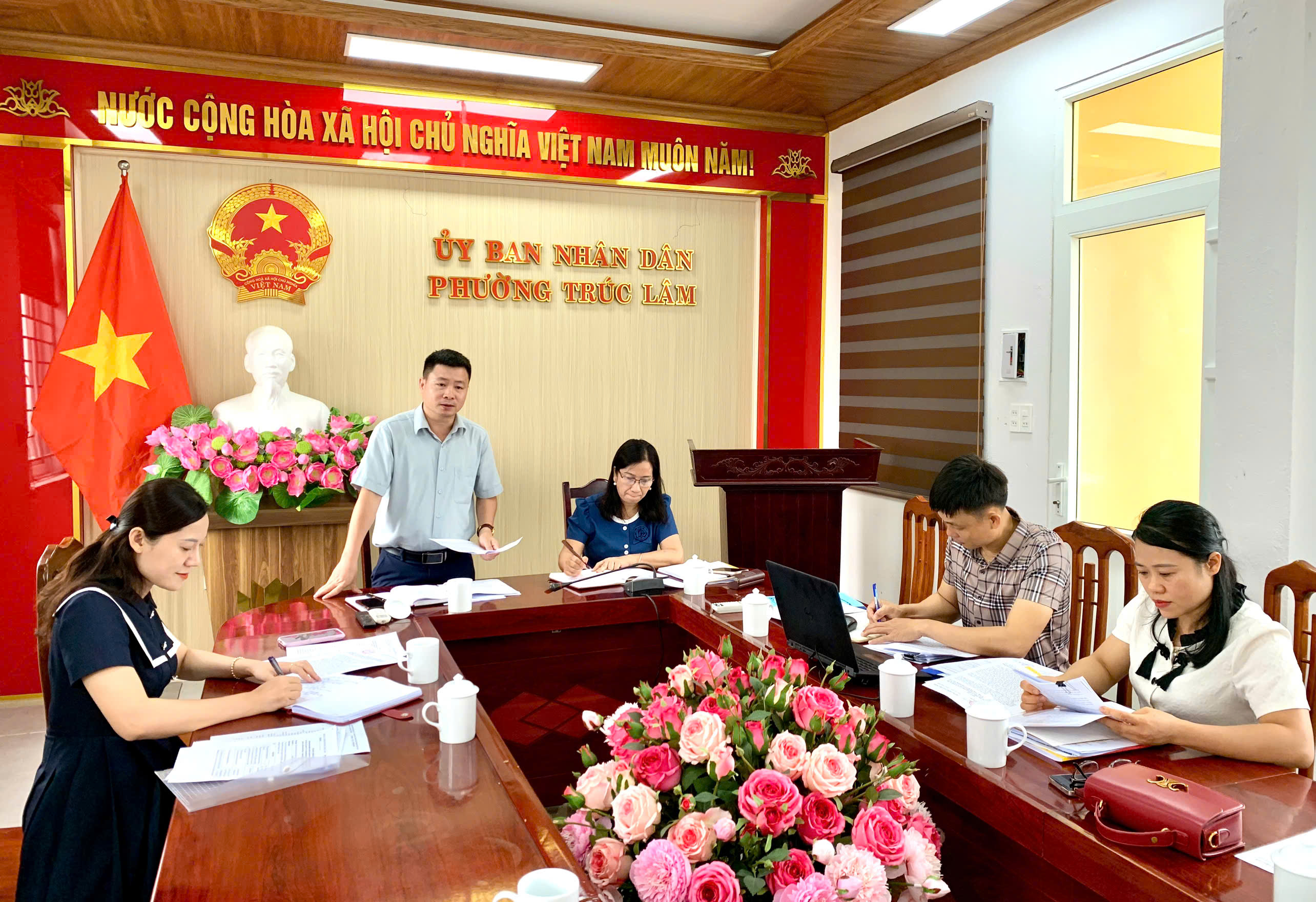 Anh-tin-bai