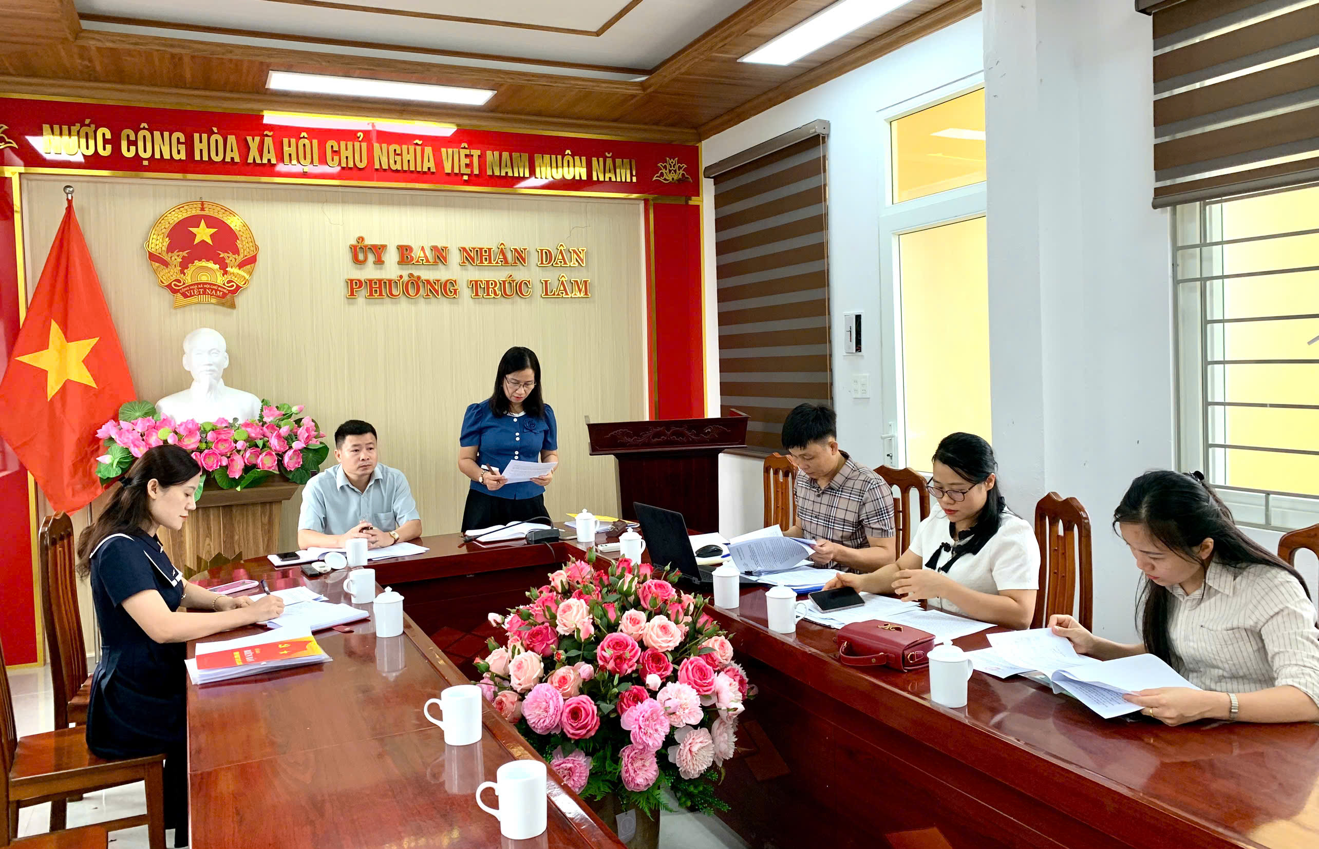 Anh-tin-bai