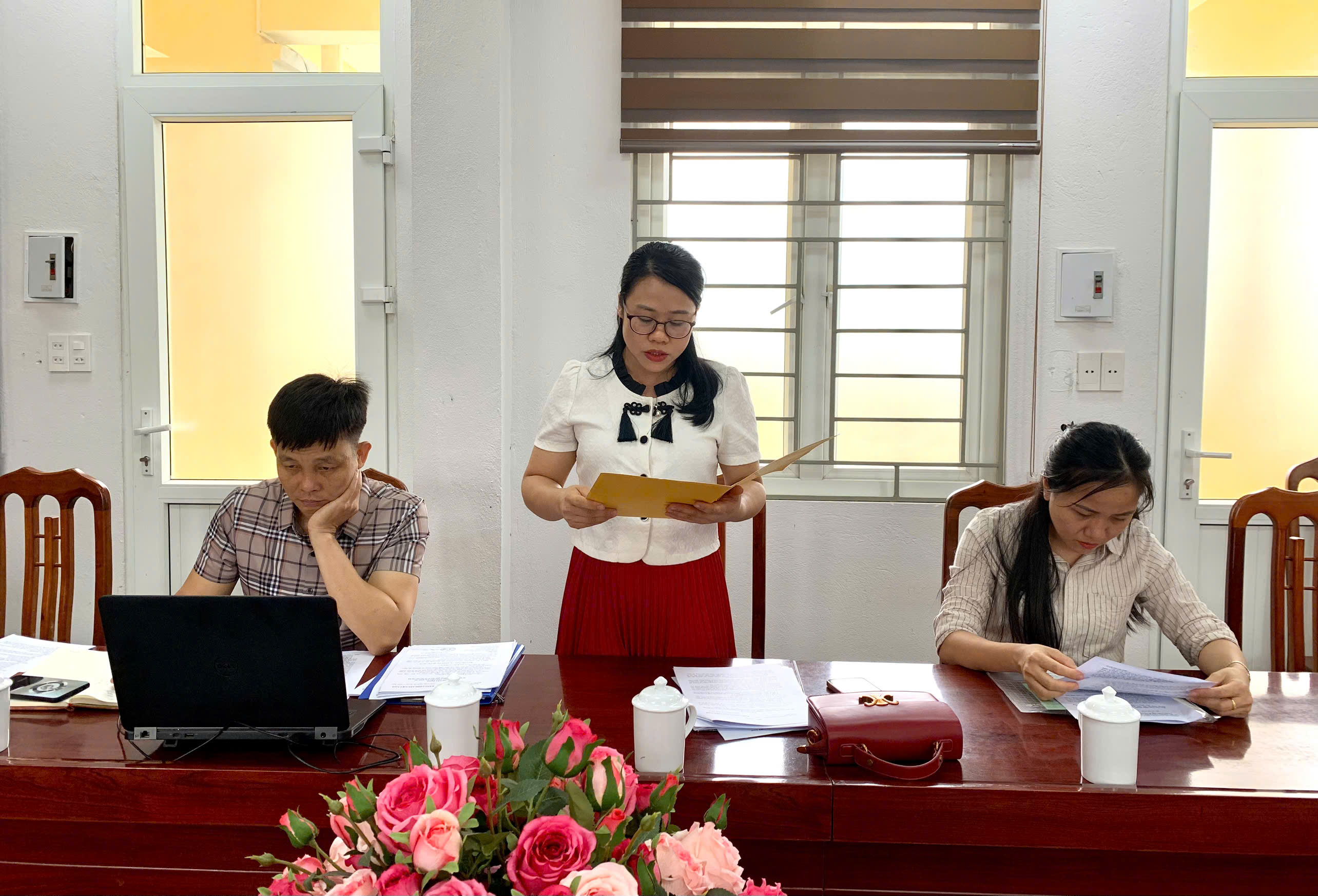 Anh-tin-bai