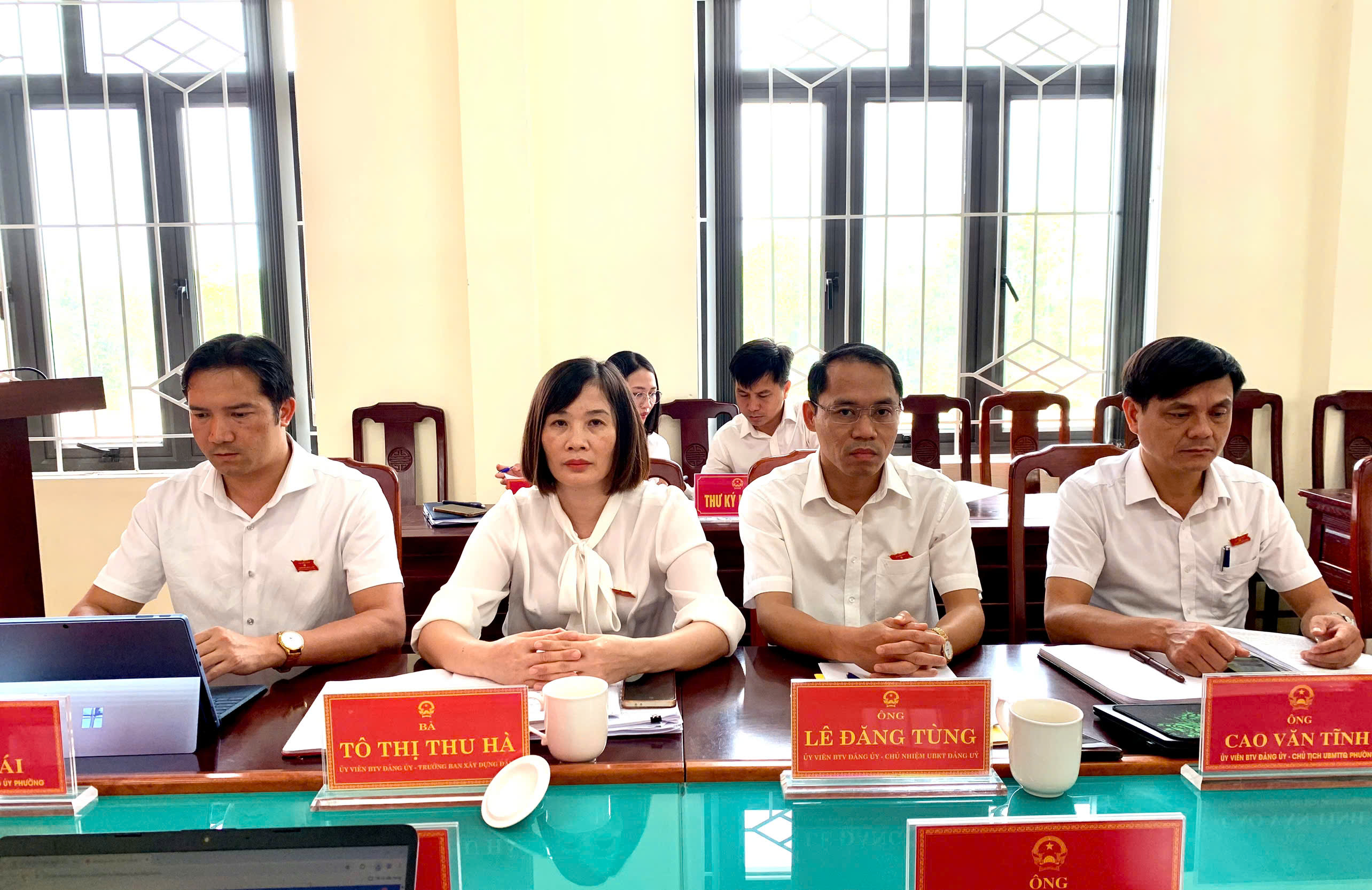 Anh-tin-bai