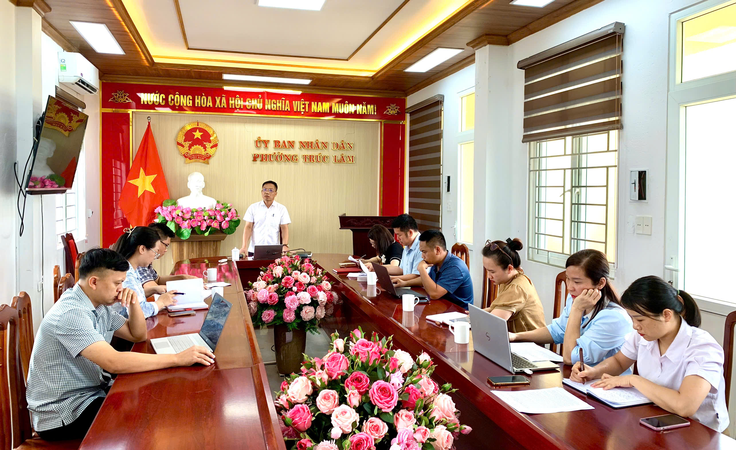 Anh-tin-bai