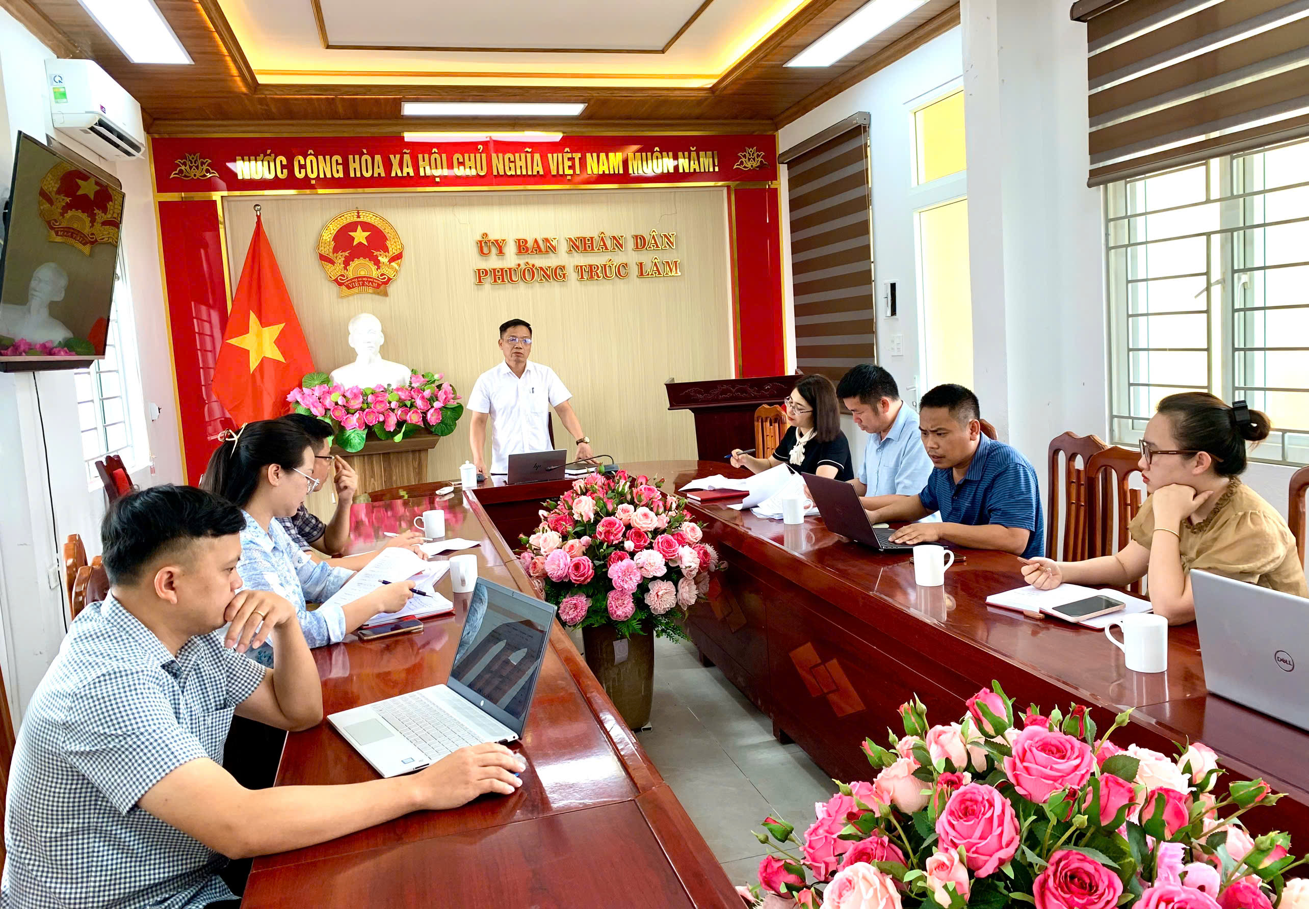 Anh-tin-bai